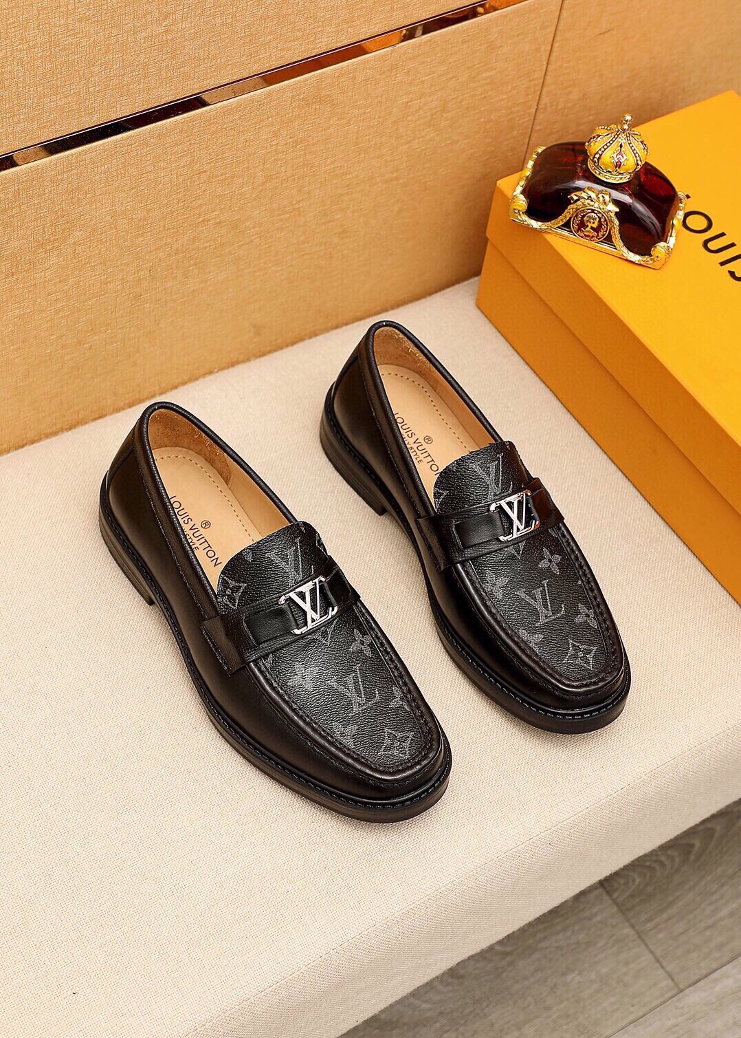 HERMES Evelyn 2PM J◻︎ Black and SV Hardware Tryon #1117