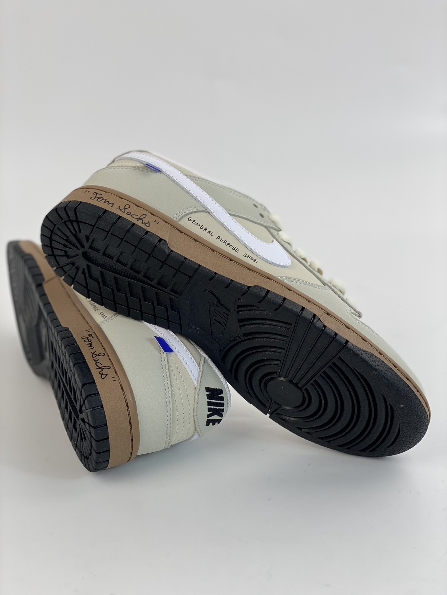 300 Nike Dunk Low 大友克洋联名灰咖 DD5896-020