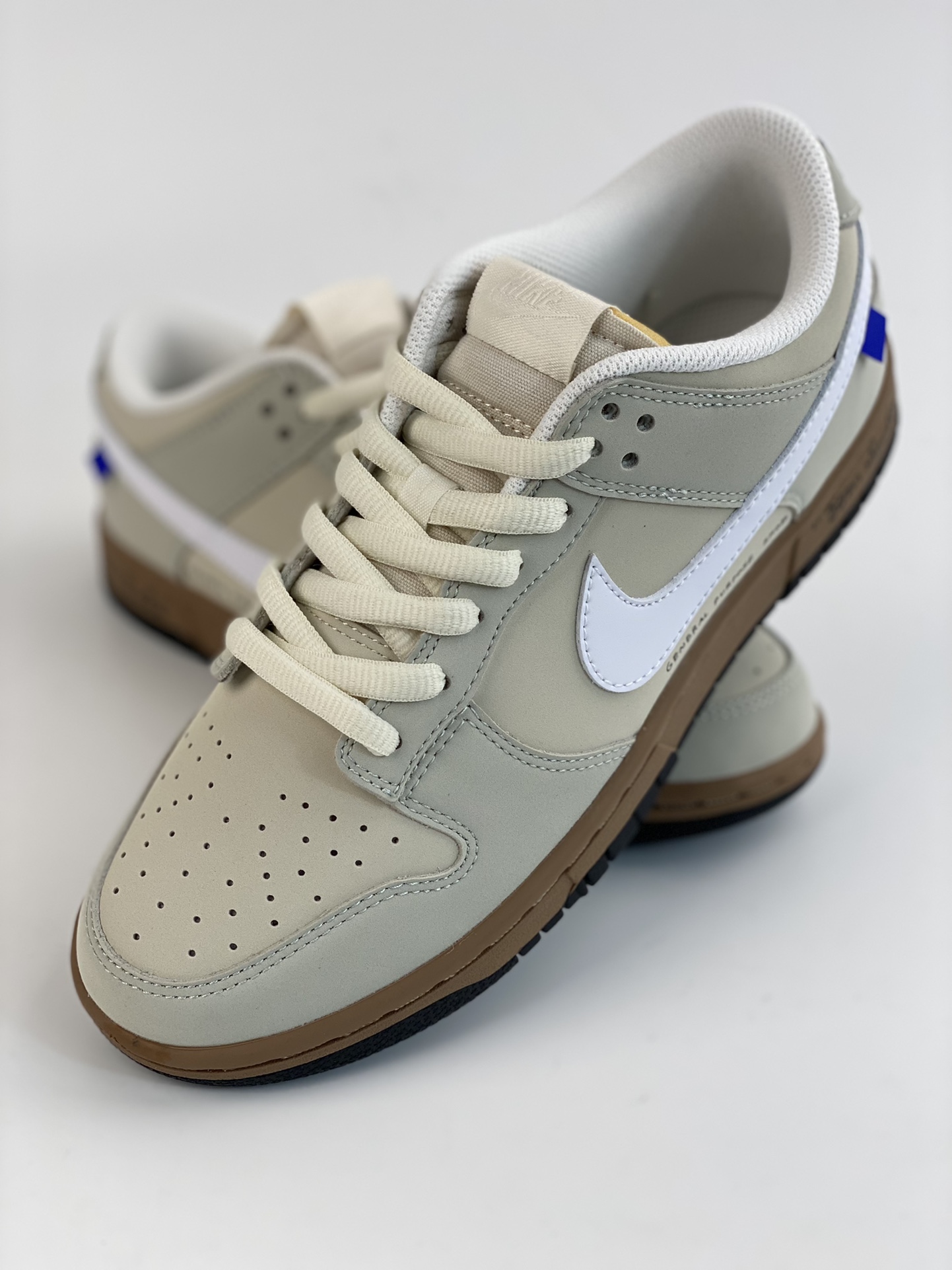 300 Nike Dunk Low 大友克洋联名灰咖 DD5896-020
