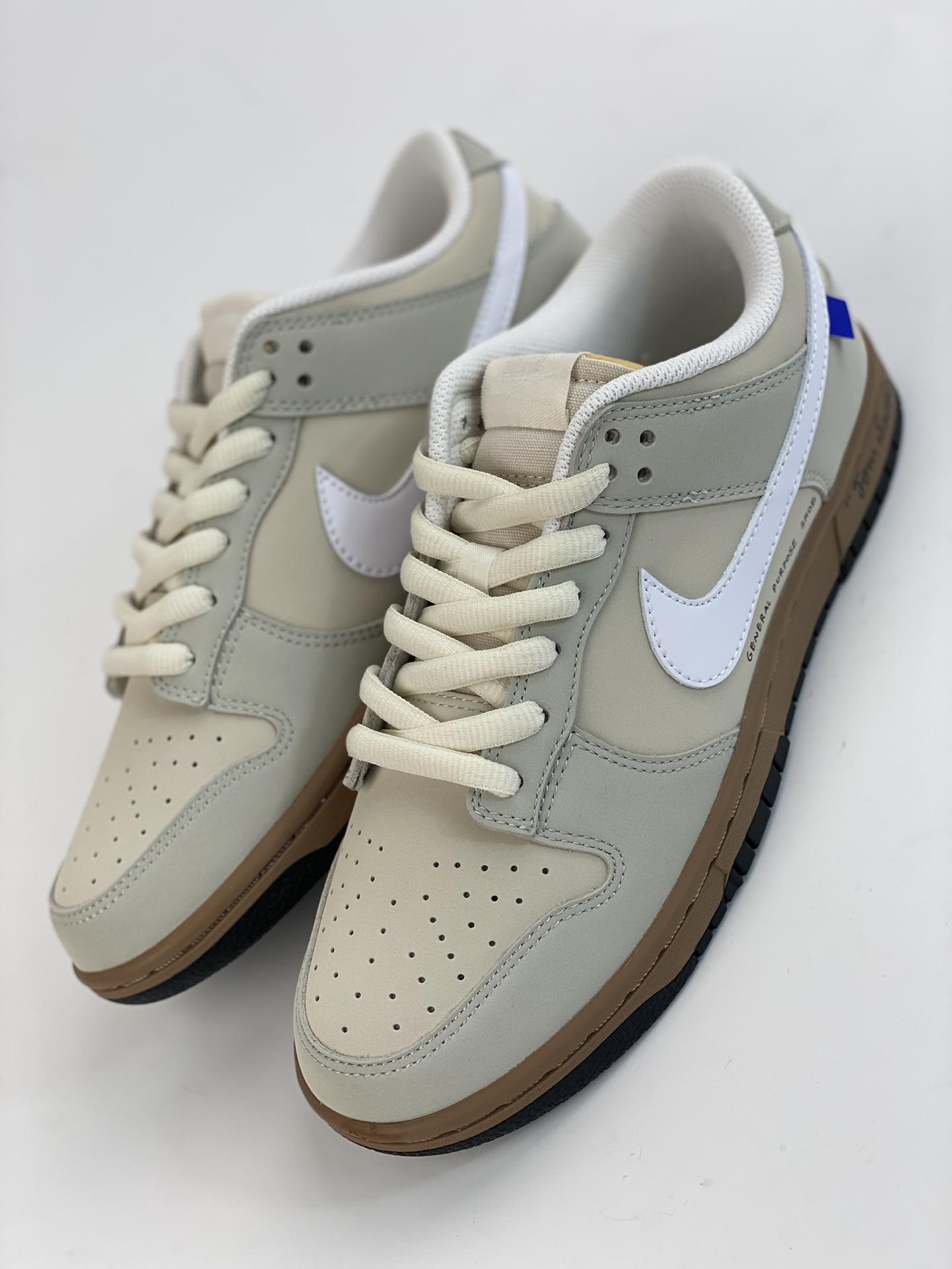 300 Nike Dunk Low 大友克洋联名灰咖 DD5896-020