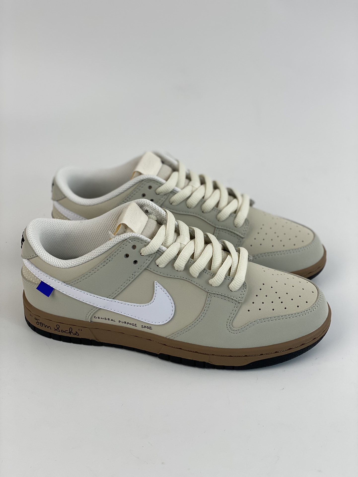 300 Nike Dunk Low 大友克洋联名灰咖 DD5896-020