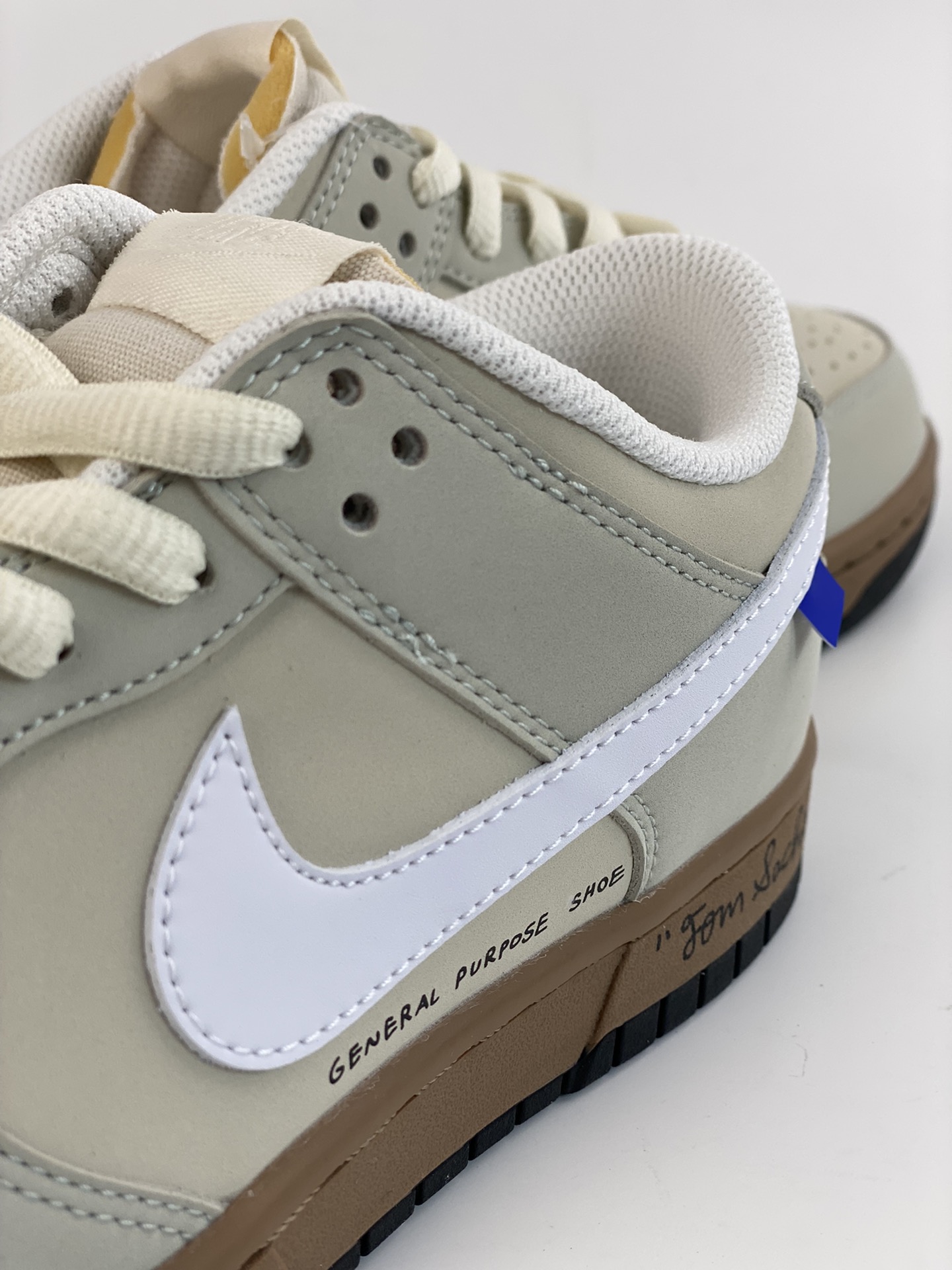300 Nike Dunk Low 大友克洋联名灰咖 DD5896-020