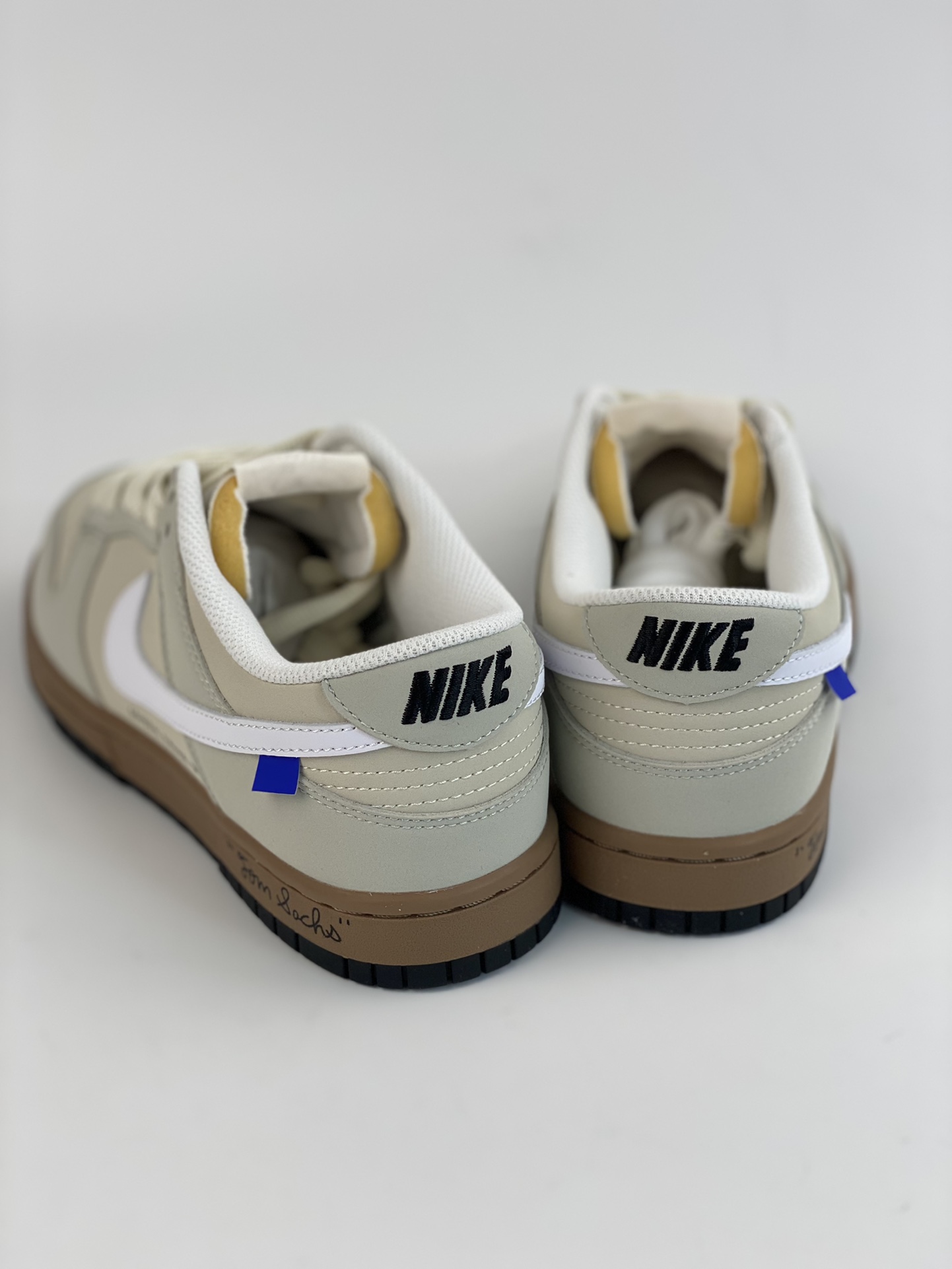 300 Nike Dunk Low 大友克洋联名灰咖 DD5896-020