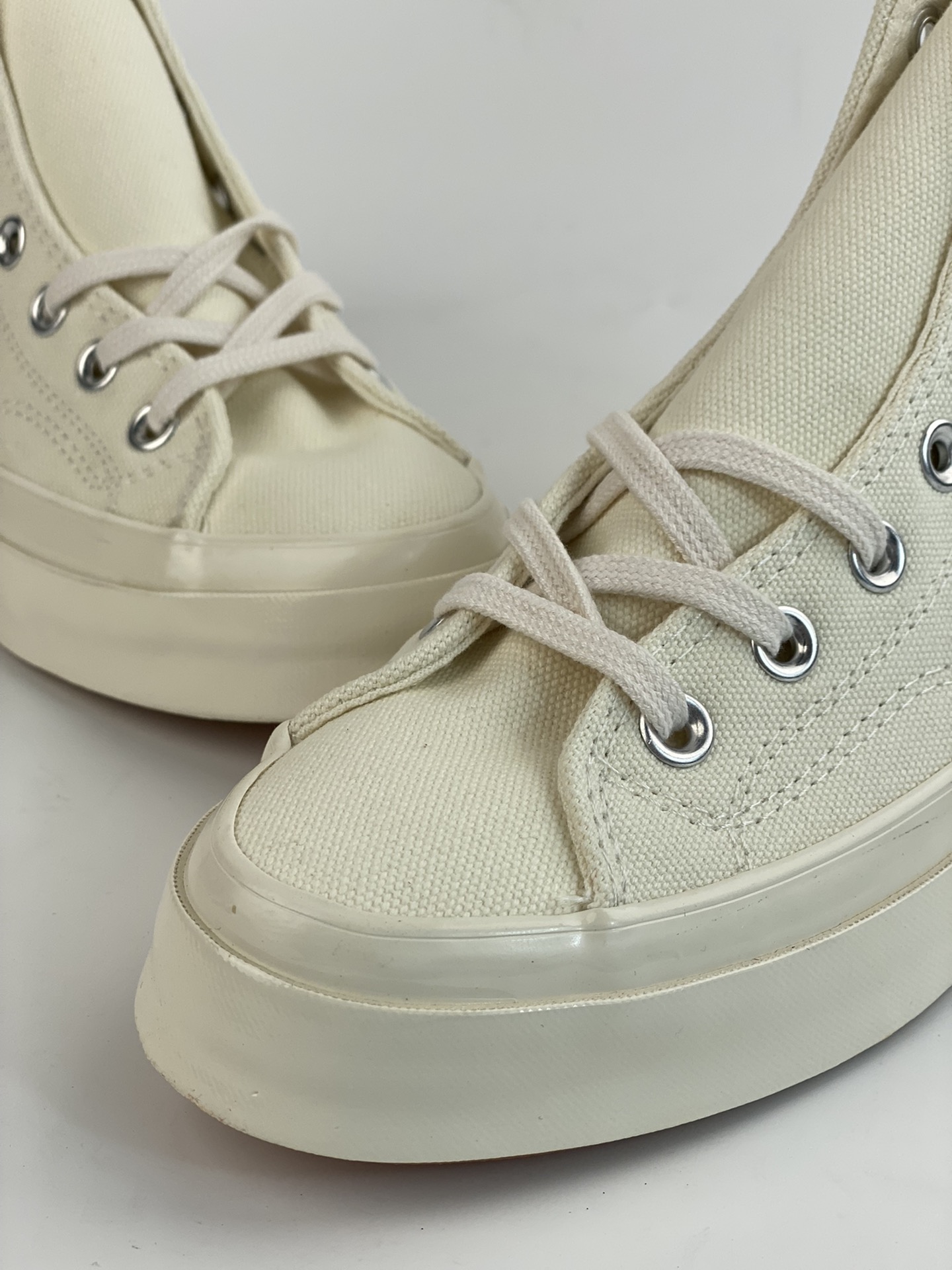 Devin Booker x Converse Minimalist Converse joins hands with NBA All-Star player A05290C