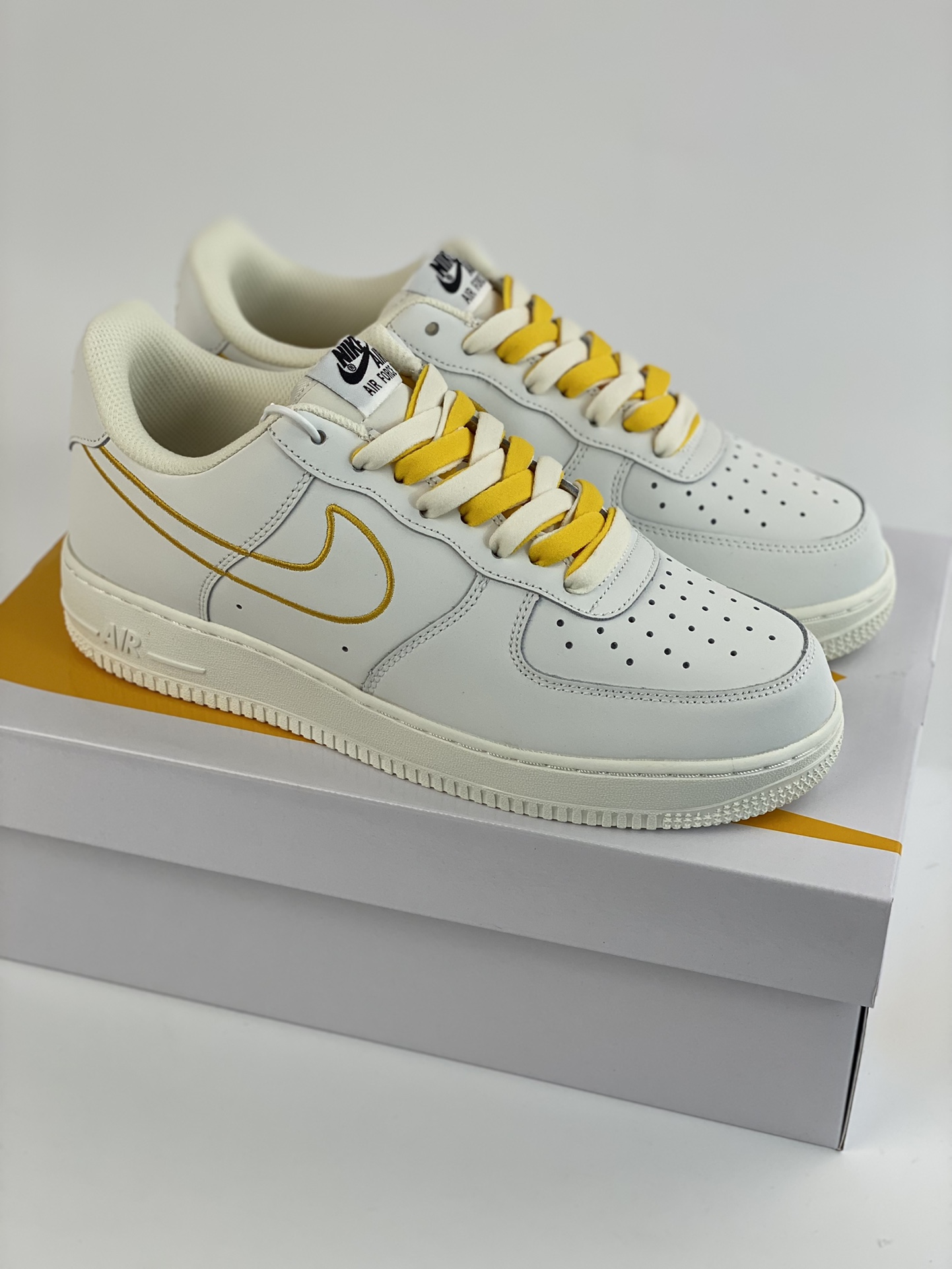 200 Nike Air Force 1 Low 07 电绣白黄 CL6326-168