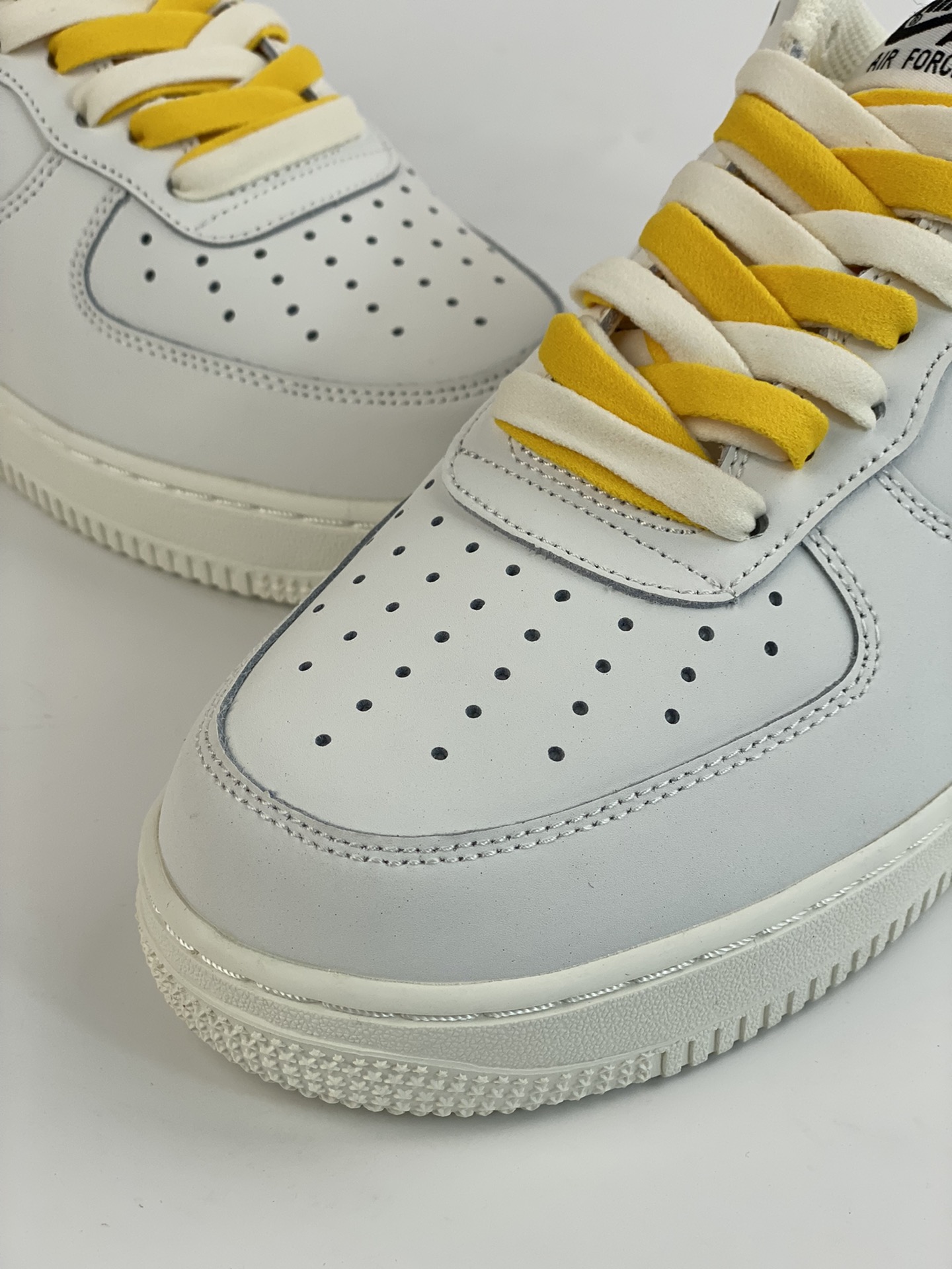 200 Nike Air Force 1 Low 07 电绣白黄 CL6326-168