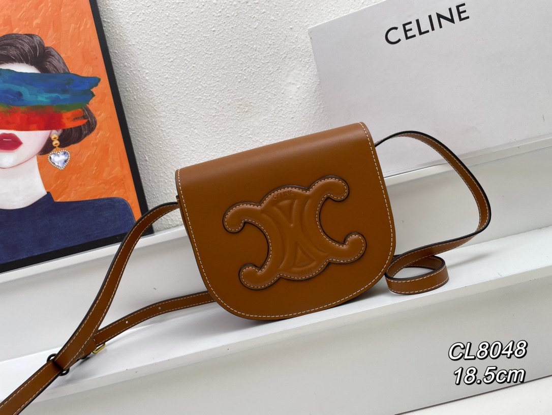 310 CELINE 22s新品|全新CUIR TRIOMPHE系列 FOLCO CUIR TRIOMPHE 手袋