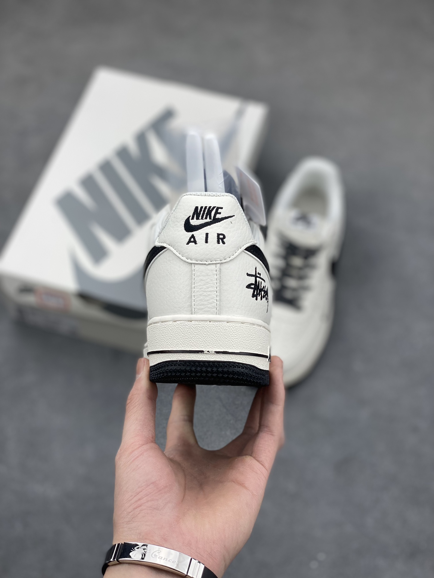 Nike Air Force 1 '07 Low Stussy Collab White Sneakers AE1686-101 5 i1682276632 4700 3