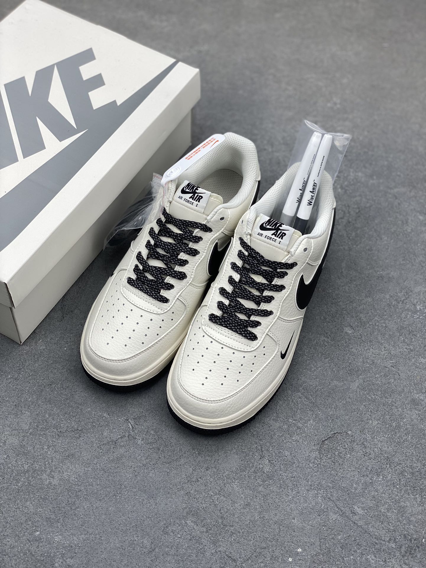 Nike Air Force 1 '07 Low Stussy Collab White Sneakers AE1686-101 9 i1682276632 508 7