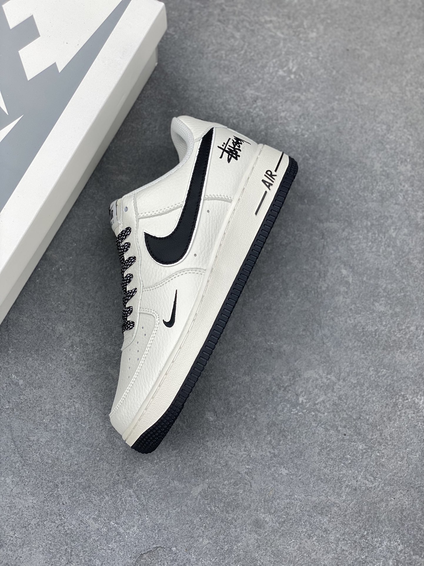Nike Air Force 1 '07 Low Stussy Collab White Sneakers AE1686-101 8 i1682276632 6311 6