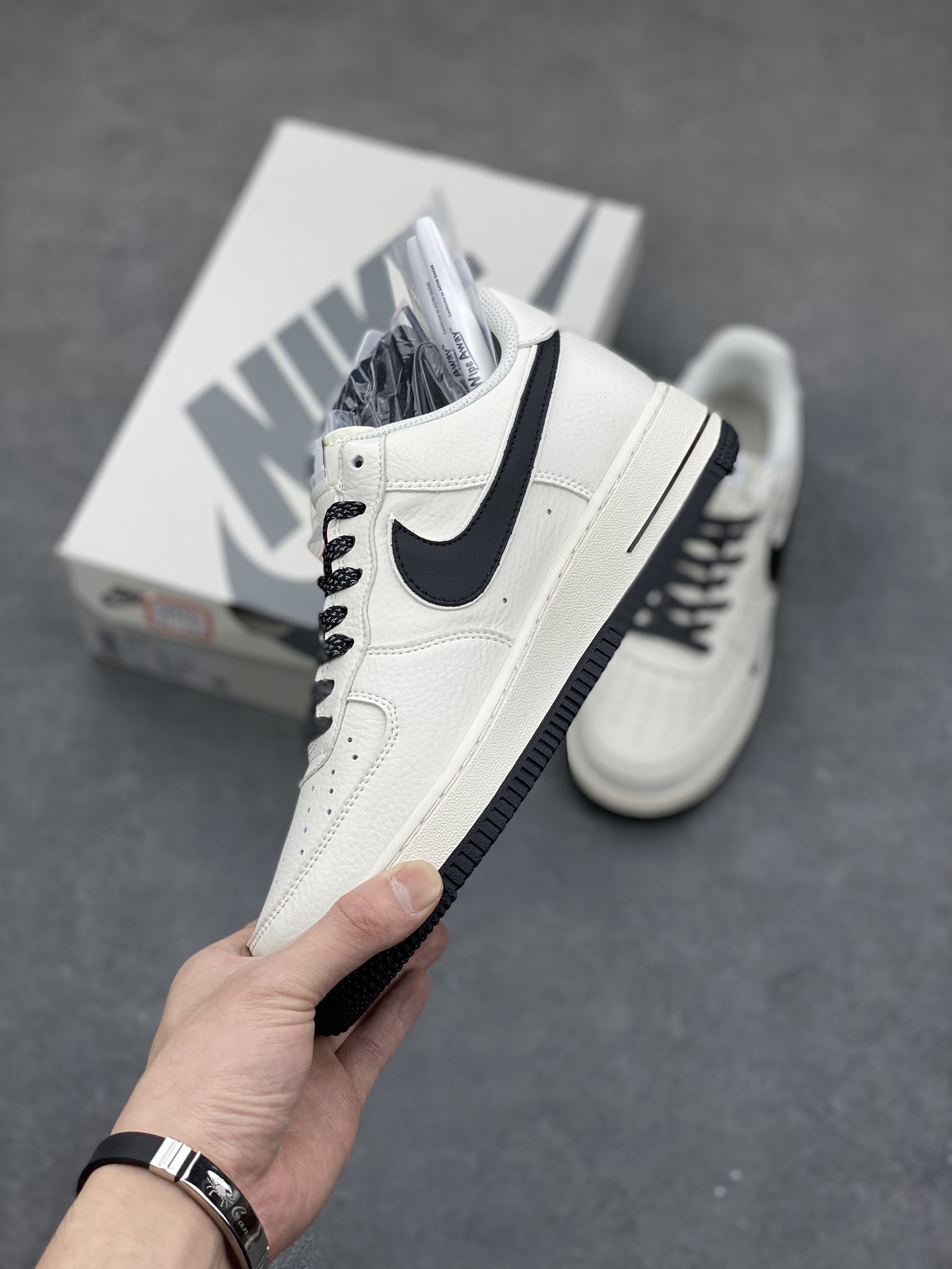 Nike Air Force 1 '07 Low Stussy Collab White Sneakers AE1686-101 4 i1682276632 8625 2