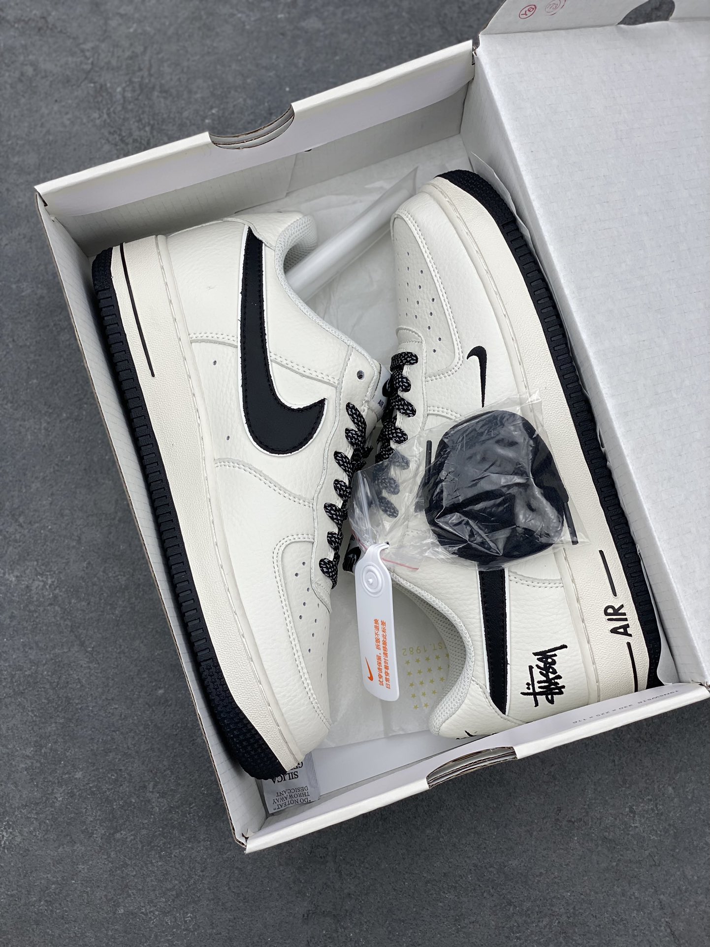 Nike Air Force 1 '07 Low Stussy Collab White Sneakers AE1686-101 10 i1682276632 9445 8