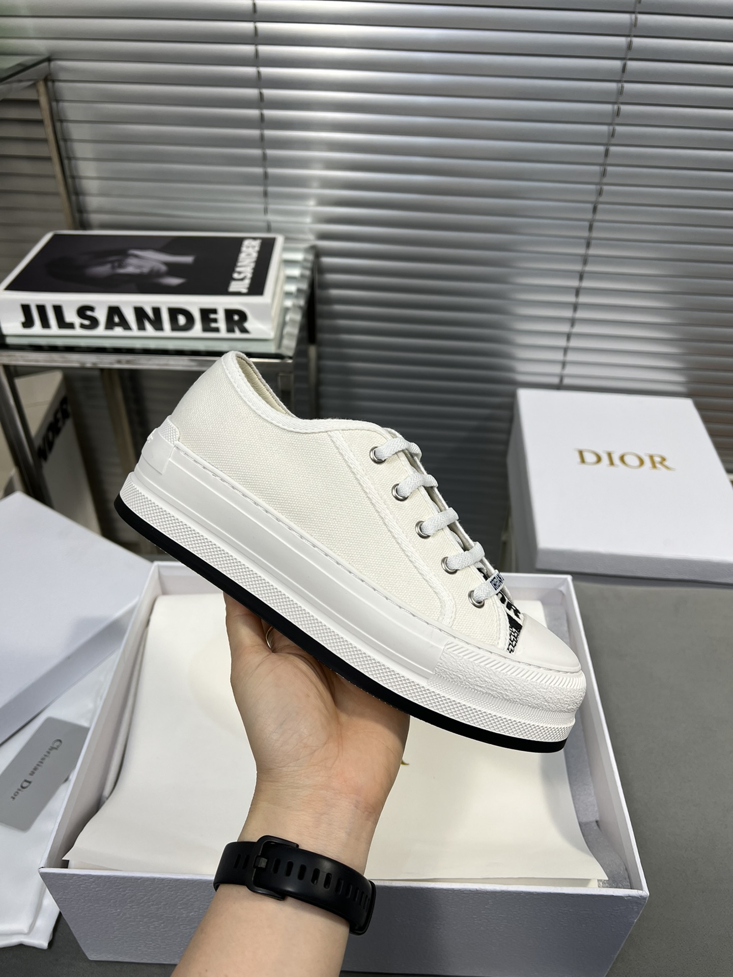 Dior Walk'n'Dior Embroidered Canvas Sneakers - Comfortable & Stylish 8 i1682278924 1837 6