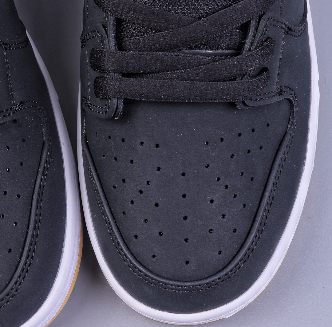 240 Nike Dunk Low SB 生胶黑白  CD2563-006