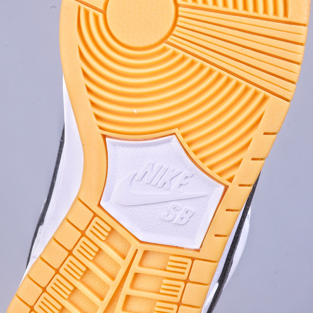 240 Nike Dunk Low SB 生胶白黑 CD2563-006