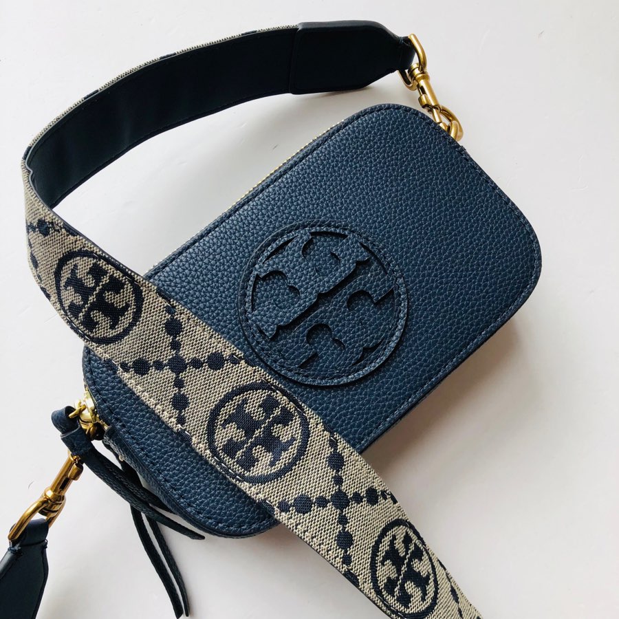 Tory Burch 这是蓝色 ，蓝色是宽肩带