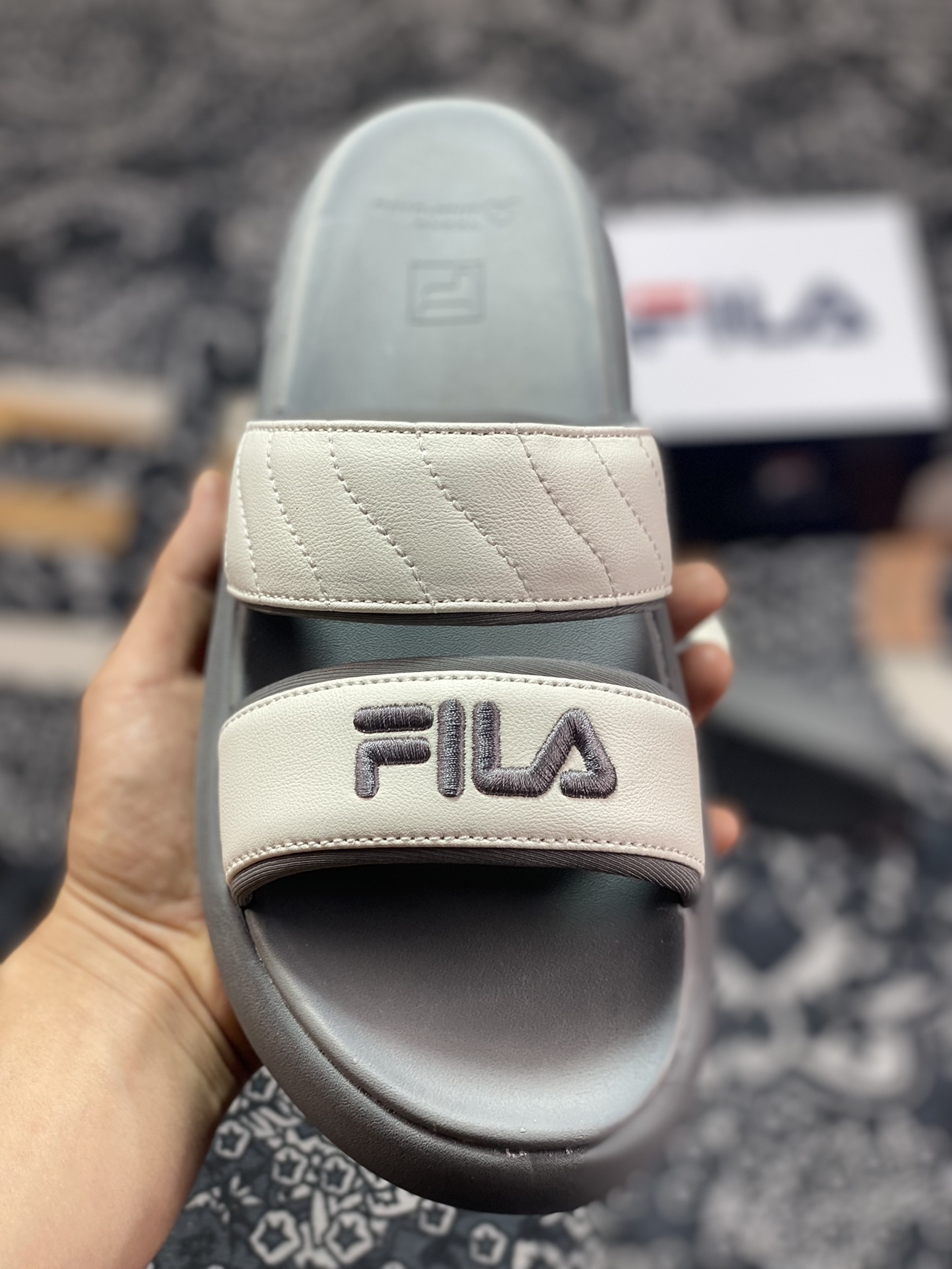 FILA De Mujer Sandal Donut Series Modern Fashion Summer Beach Velcro Thick-soled Sandals ”Off-white Dark Gray” F12W321503FGG