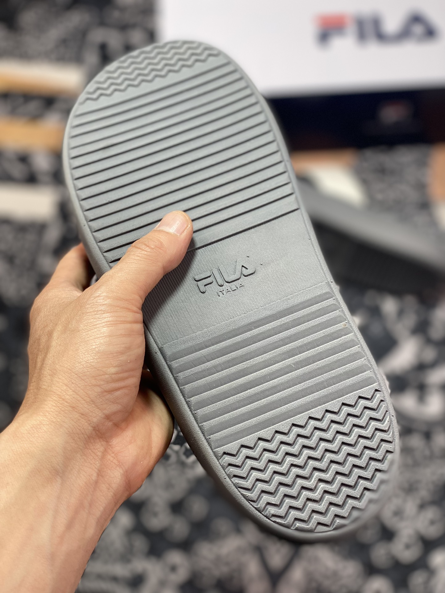 FILA De Mujer Sandal Donut Series Modern Fashion Summer Beach Velcro Thick-soled Sandals ”Off-white Dark Gray” F12W321503FGG