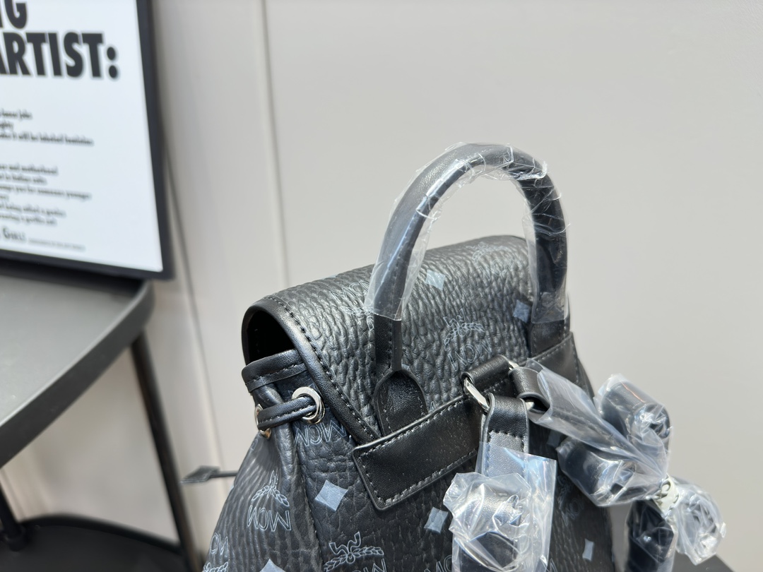 MCM mcm双肩背包到货啦 M C M