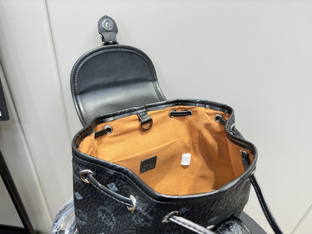 MCM mcm双肩背包到货啦 M C M