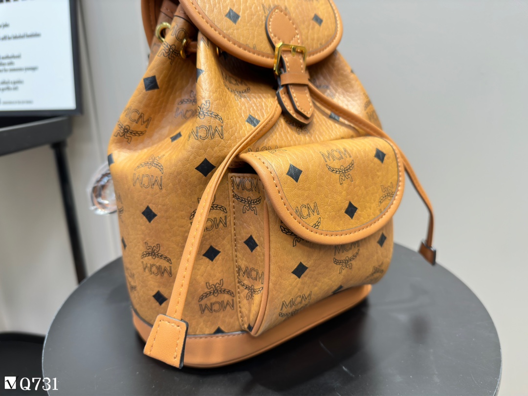 MCM mcm双肩背包到货啦 M C M