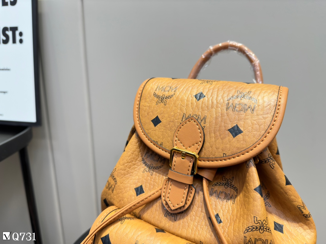 MCM mcm双肩背包到货啦 M C M