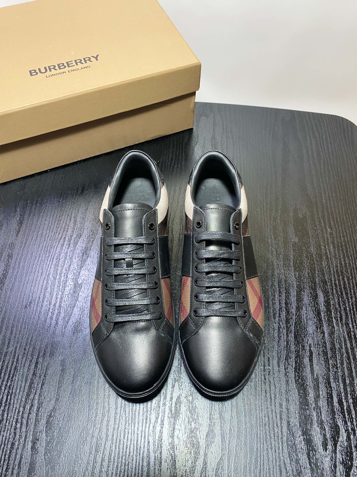 BURBERRY/BURBERRY : Patrón de cuadros Casa Negro con zapatillas de deporte de cuero, cuero seleccion