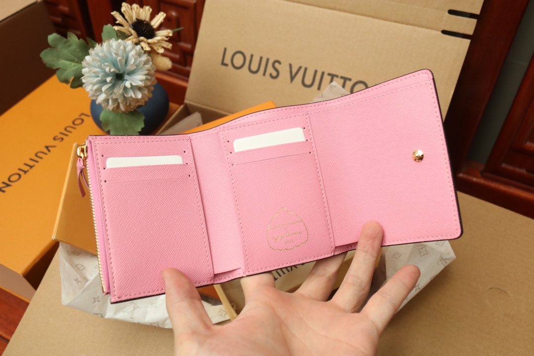 Louis Vuitton Monogram Canvas Wallet with Pumpkin Design - M82111 5 i1682321463 5511 3
