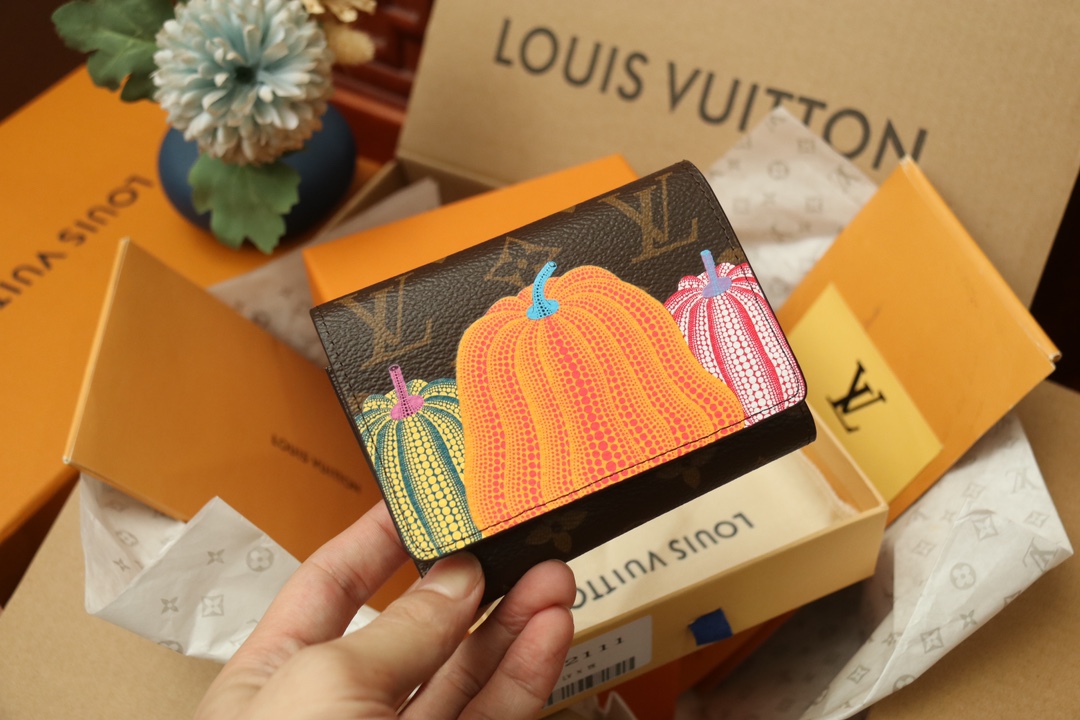 Louis Vuitton Monogram Canvas Wallet with Pumpkin Design - M82111 4 i1682321463 5870 2
