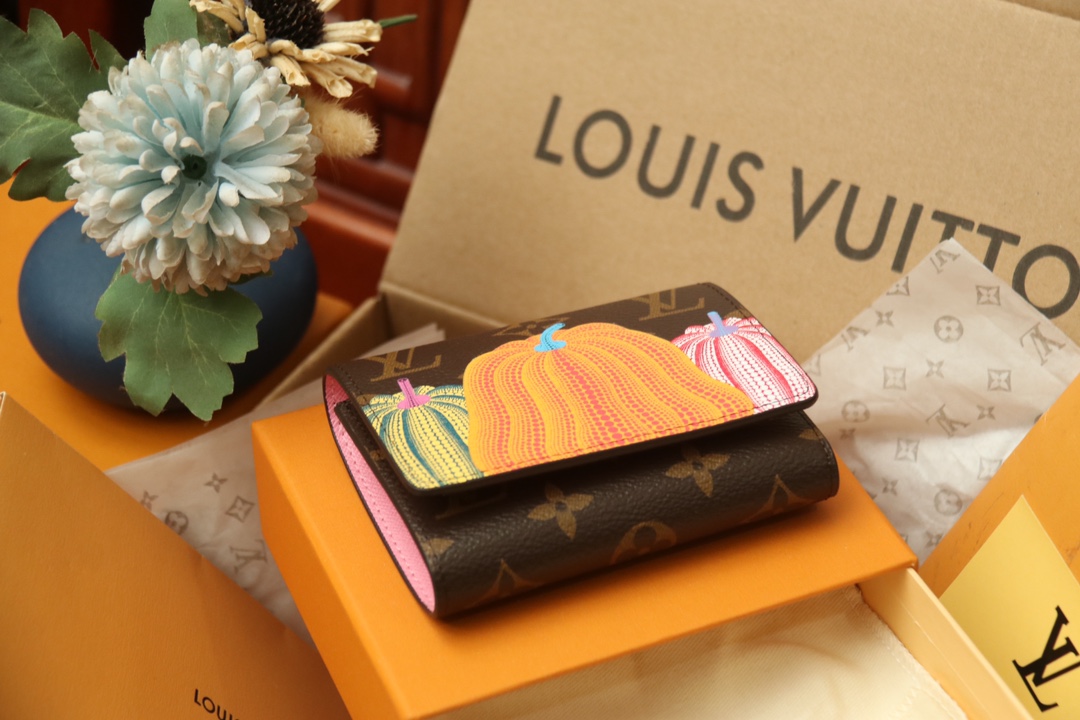 Louis Vuitton Monogram Canvas Wallet with Pumpkin Design - M82111 8 i1682321463 7390 6