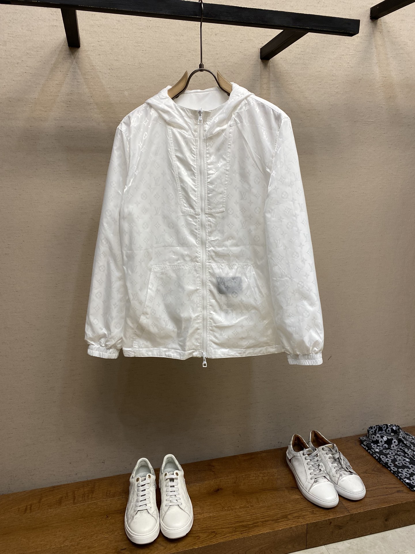Louis Vuitton 2025SS White Windbreaker Jacket, Premium Quality, Breathable 4 i1682326280 6144 7