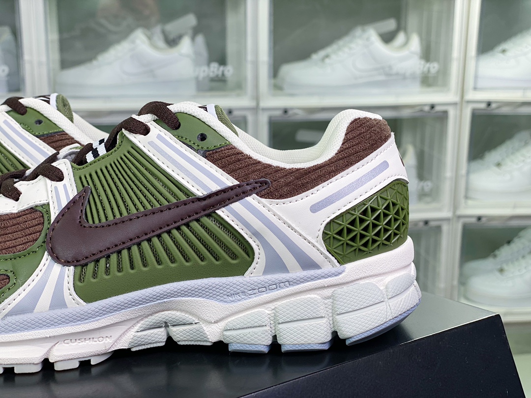 190 Nike Zoom Vomero 5”White/Black/Silver”佛莫罗5代系列慢跑鞋“白绿”FJ7694-013
