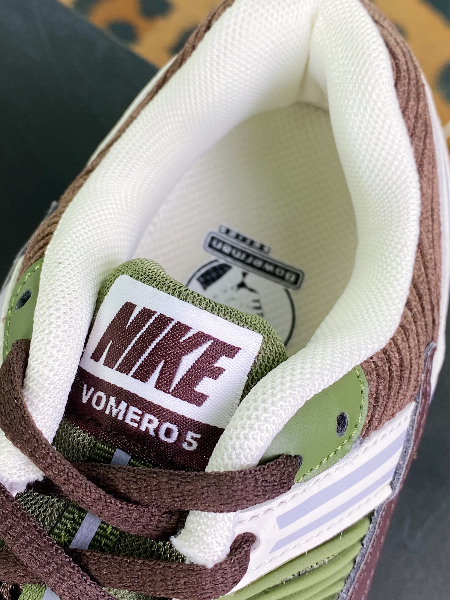 190 Nike Zoom Vomero 5”White/Black/Silver”佛莫罗5代系列慢跑鞋“白绿”FJ7694-013