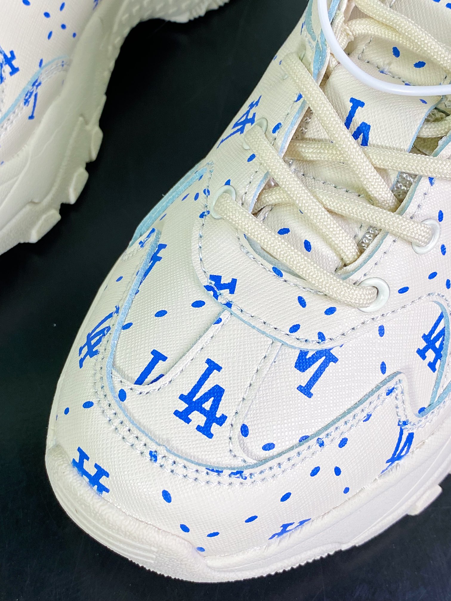 LA Dodgers x 【MLB】 Big Ball Chunky A Running Thick-soled Daddy Thick-soled Jogging Shoes ”Off-white and blue LA full-face print” 3ASHMS13N-GP002C