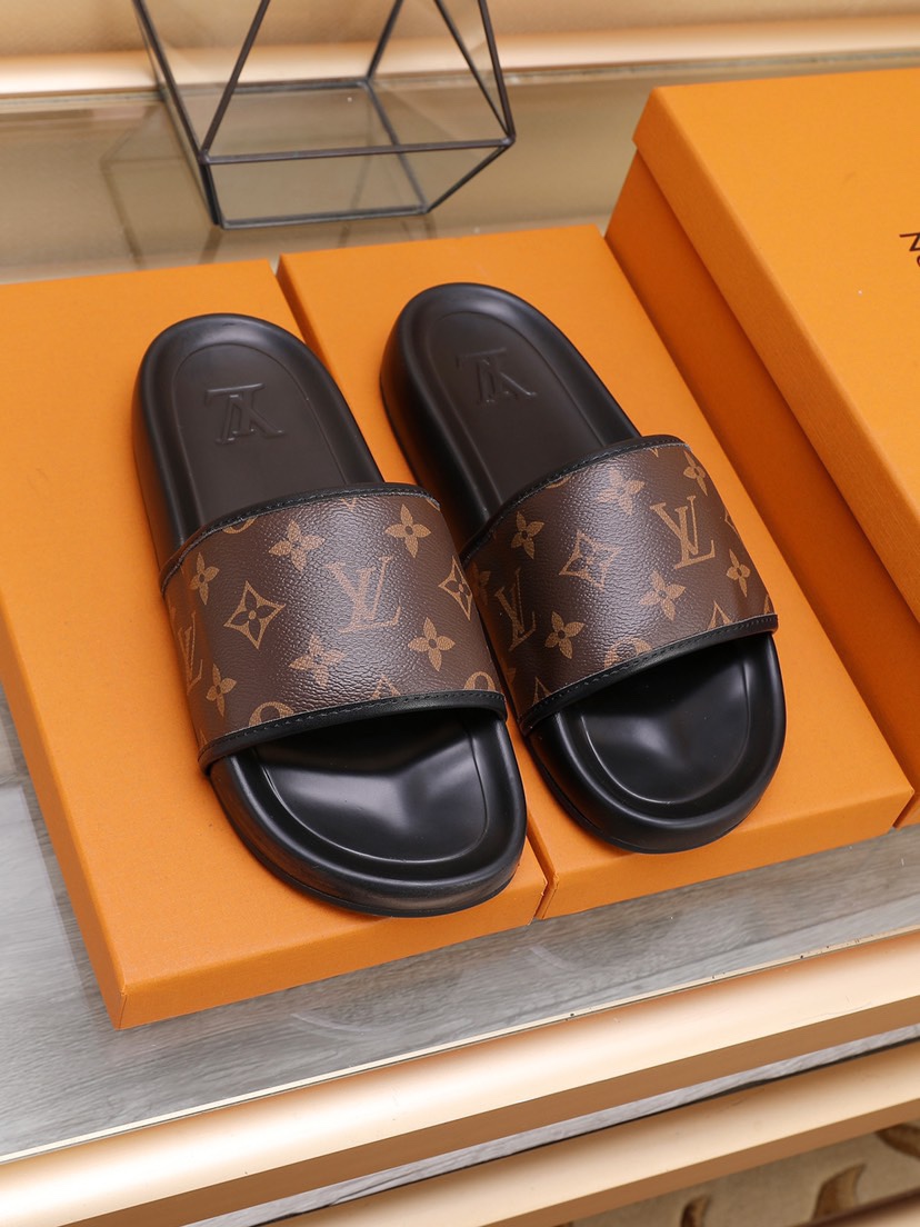 HERMES Yell Line PM Black #PG4XO8