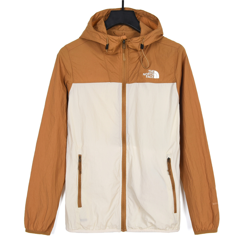 本地自取：💰180 放店120 The north face 21ss 经典北面 防紫外线 防晒服 适用季节:春夏秋采用防风防泼水面料，一是具有很好防风性能，二是有防泼水处理，将水分阻止表面三是能有效阻尘 阻油服饰表面干净颜色【白色】 Size：s-xxl