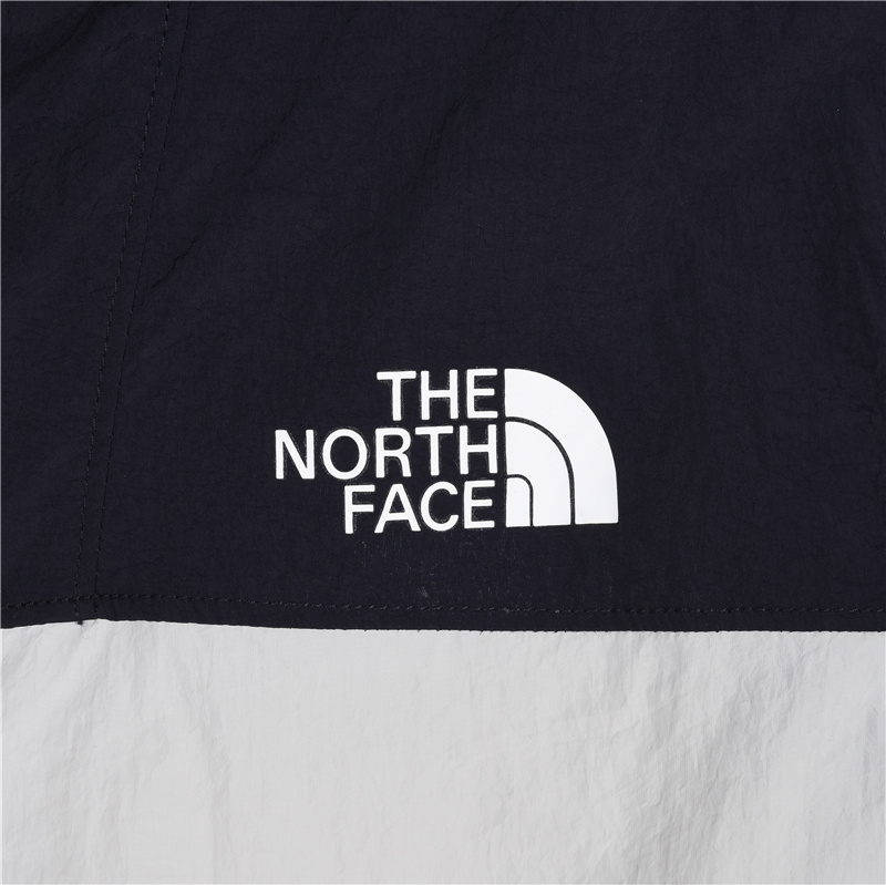 本地自取：💰180 放店120
 The north face 21ss 经典北面 防紫外线 防晒服 适用季节:春夏秋采用防风防泼水面料，一是具有很好防风性能，二是有防泼水处理，将水分阻止表面三是能有效阻尘 阻油服饰表面干净颜色【白色】 Size：s-xxl