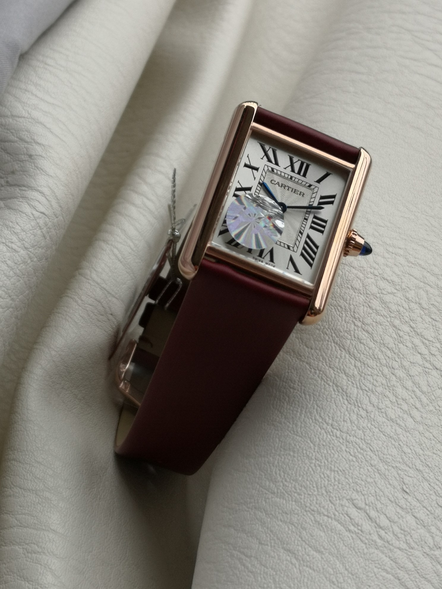 Quality AAA+ Replica
 Cartier Watch Blue Red Quartz Movement