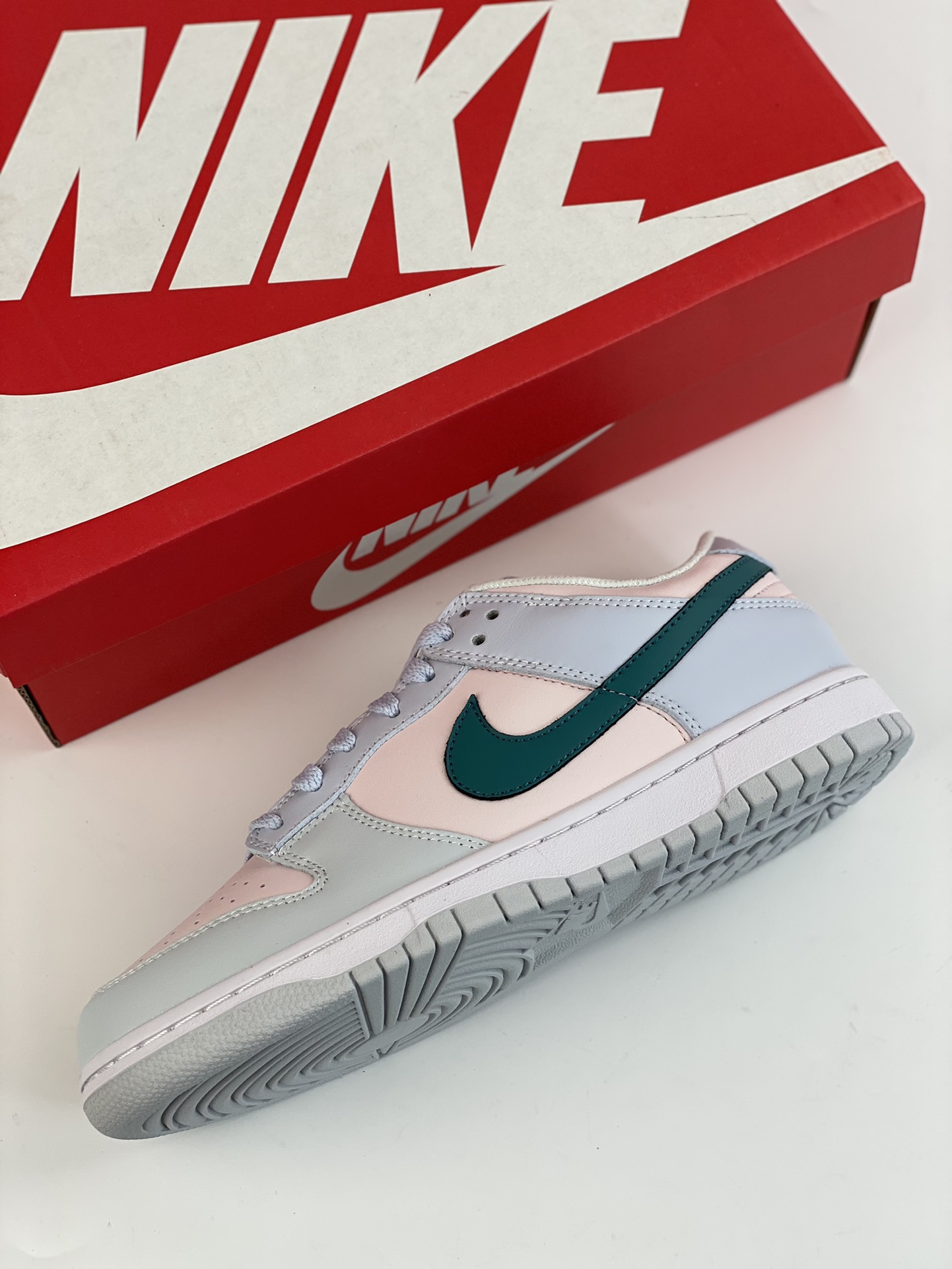 200 NIKE SB Dunk Low ”Mineral Teal” 淡青粉 FD1232-002