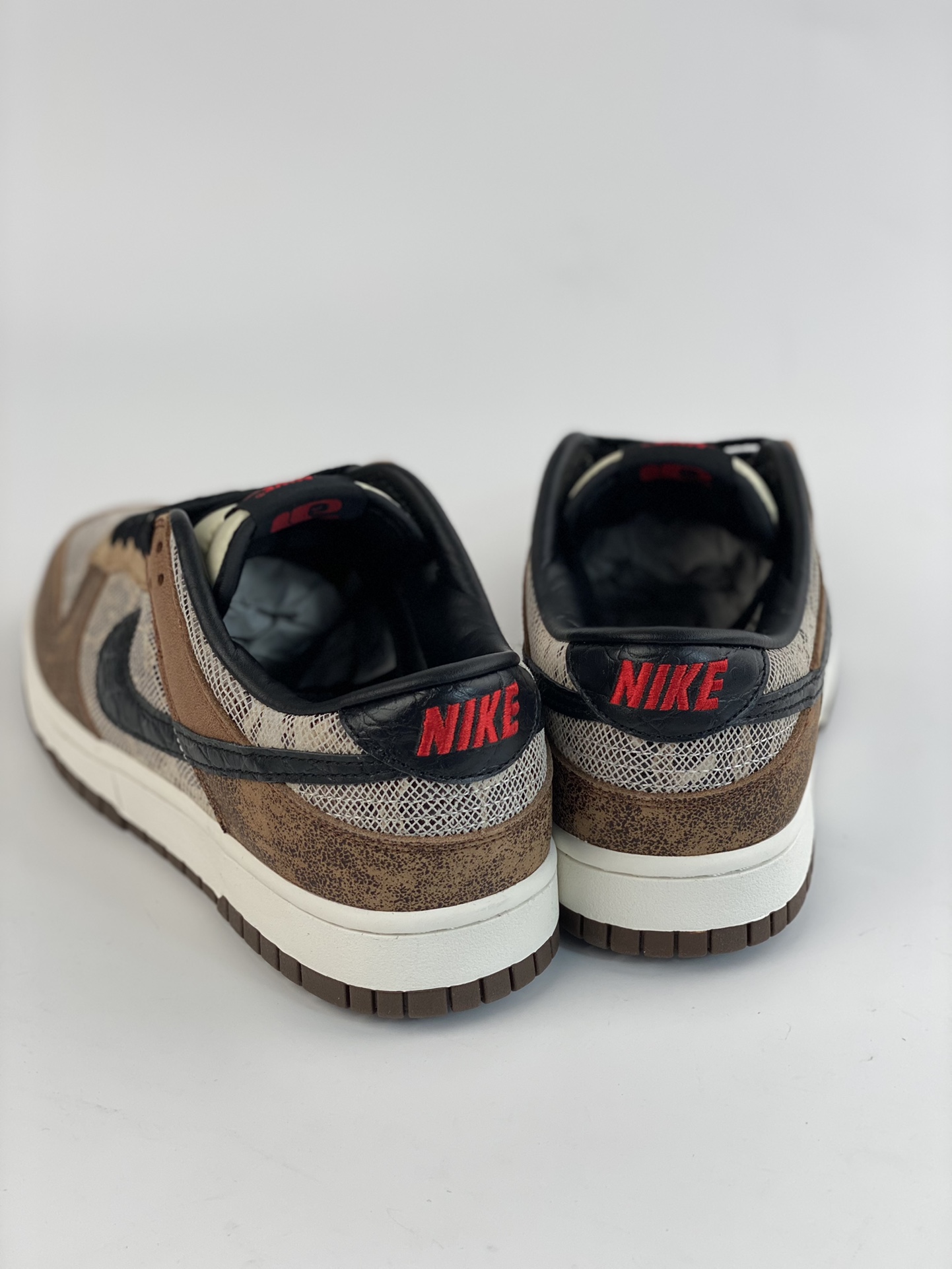 Nike SB Dunk Low CO.JP Trendy Brown and Black Snake Pattern FJ5434-120