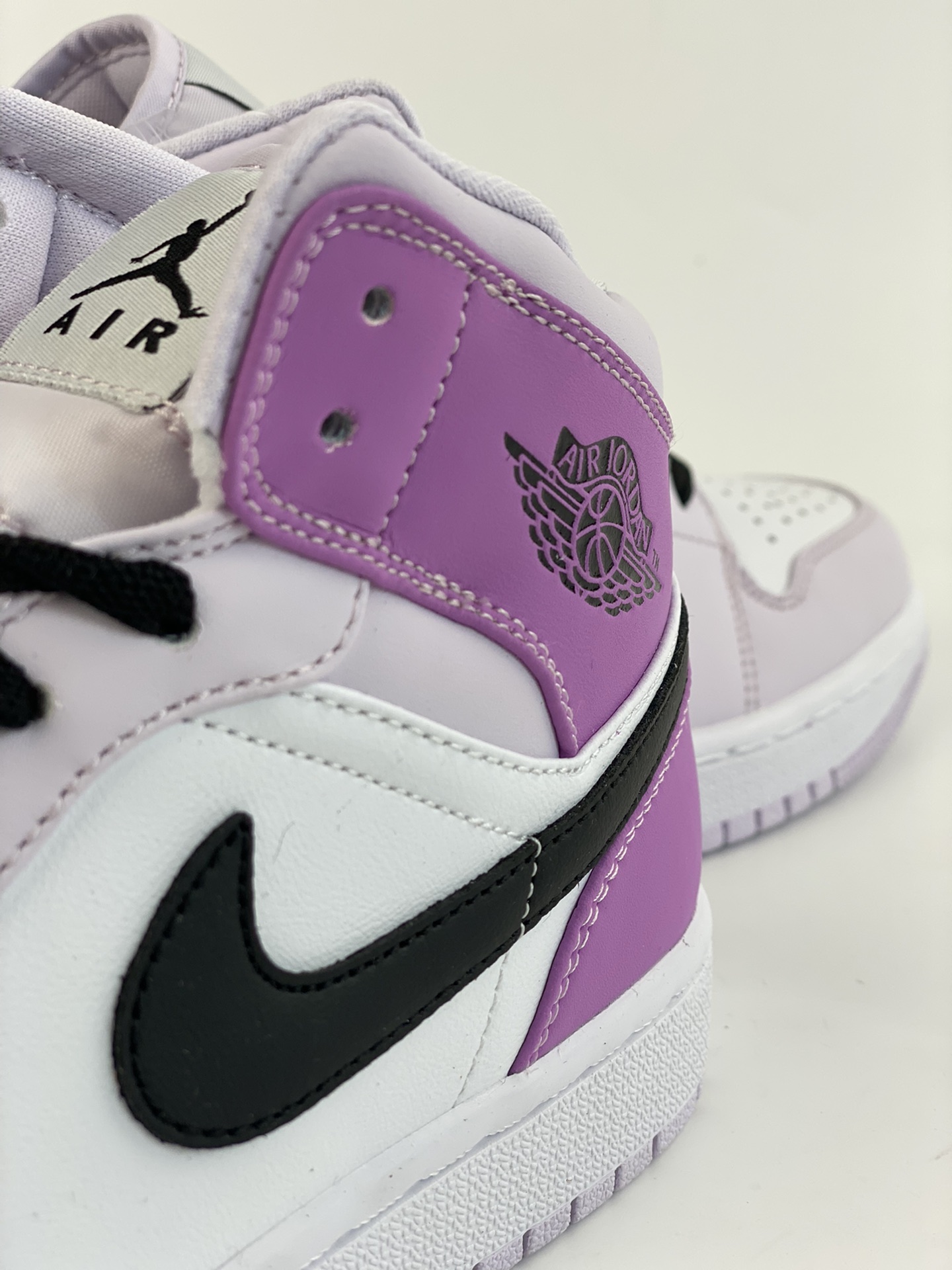 220 Air Jordan 1 Mid 白黑粉中帮系列 DQ8423-501