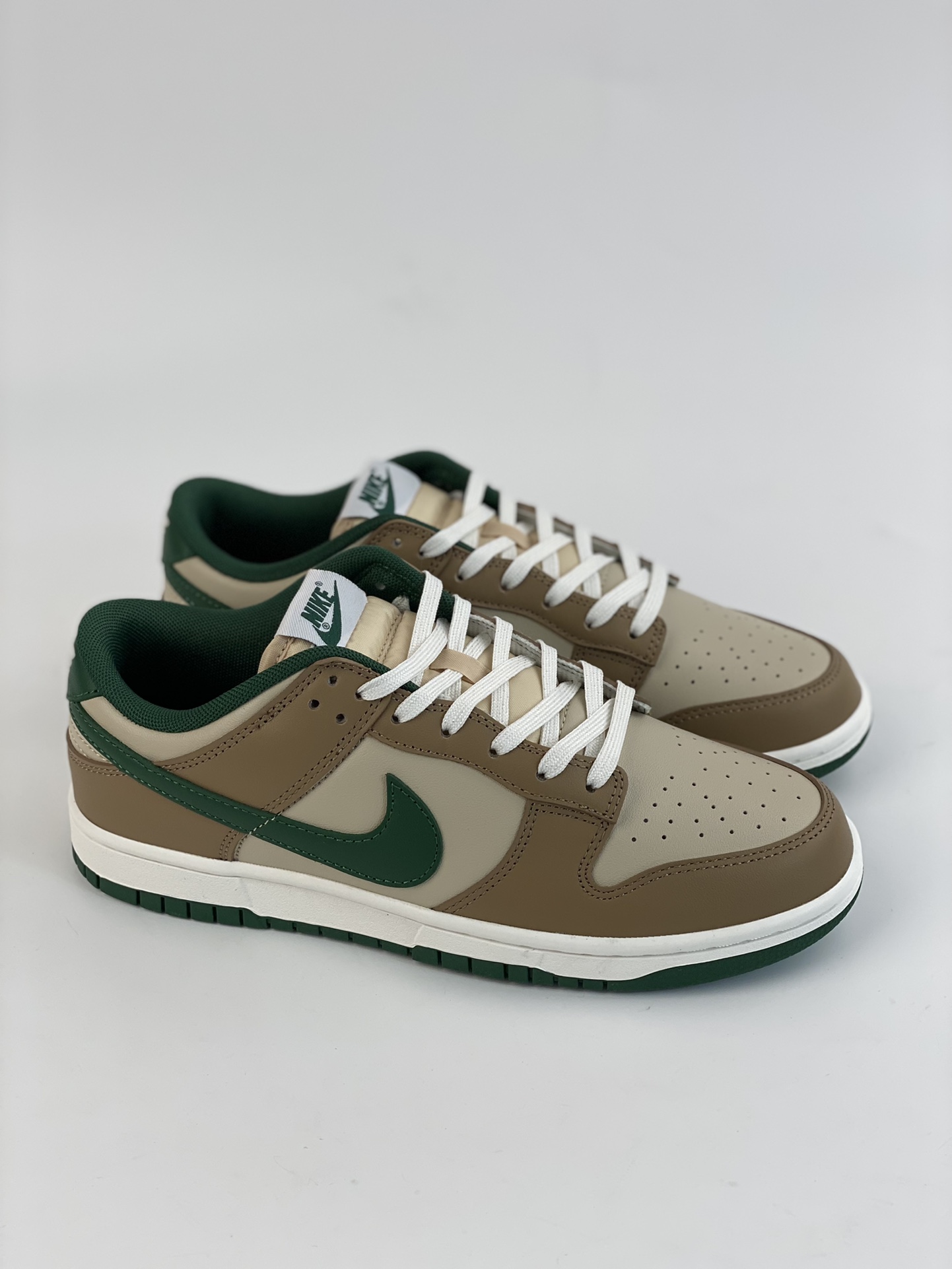 260 Nike SB Dunk Low 米棕绿 FB7160-231