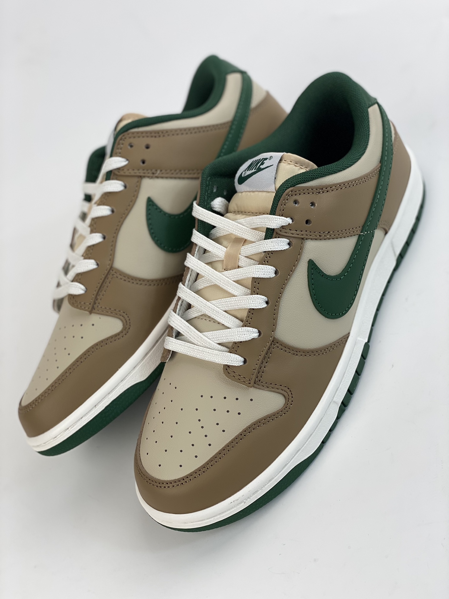 260 Nike SB Dunk Low 米棕绿 FB7160-231
