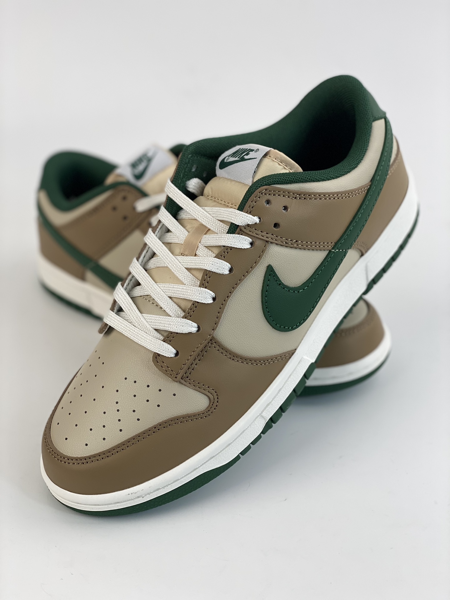 260 Nike SB Dunk Low 米棕绿 FB7160-231