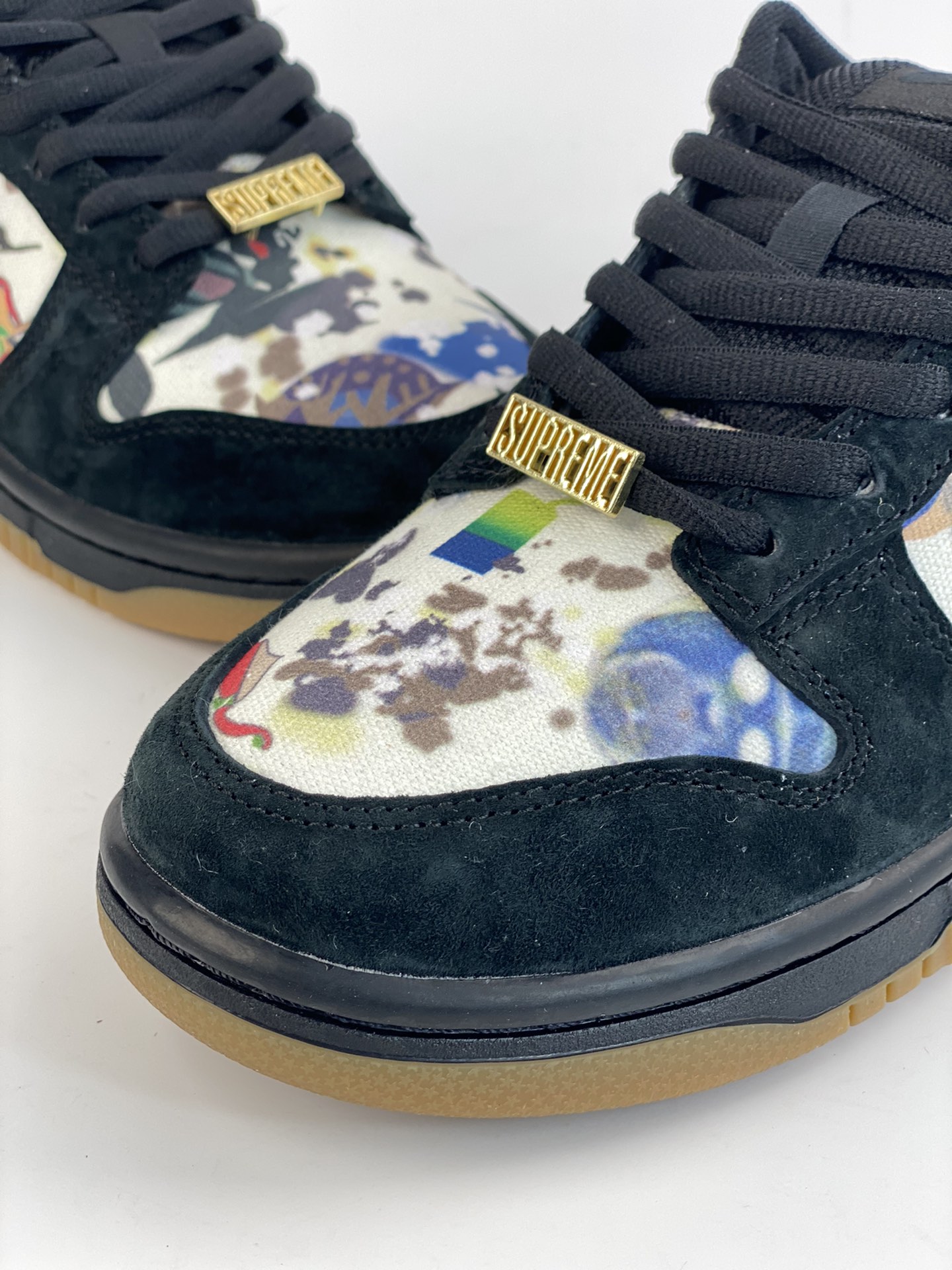350 Supreme x Nike SB Dunk Low ”Rammellzee”联名黑彩 FD8778-001