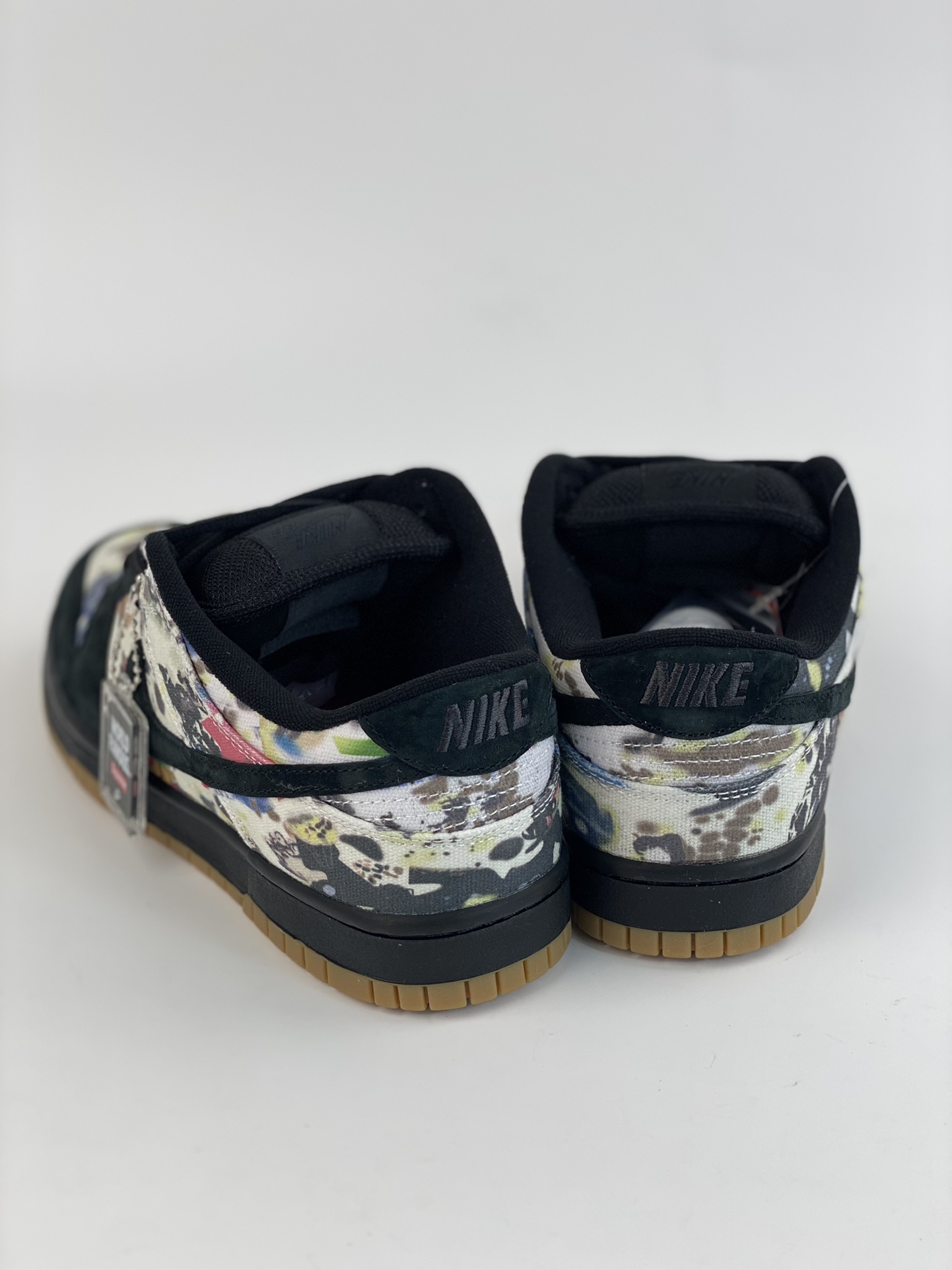 350 Supreme x Nike SB Dunk Low ”Rammellzee”联名黑彩 FD8778-001