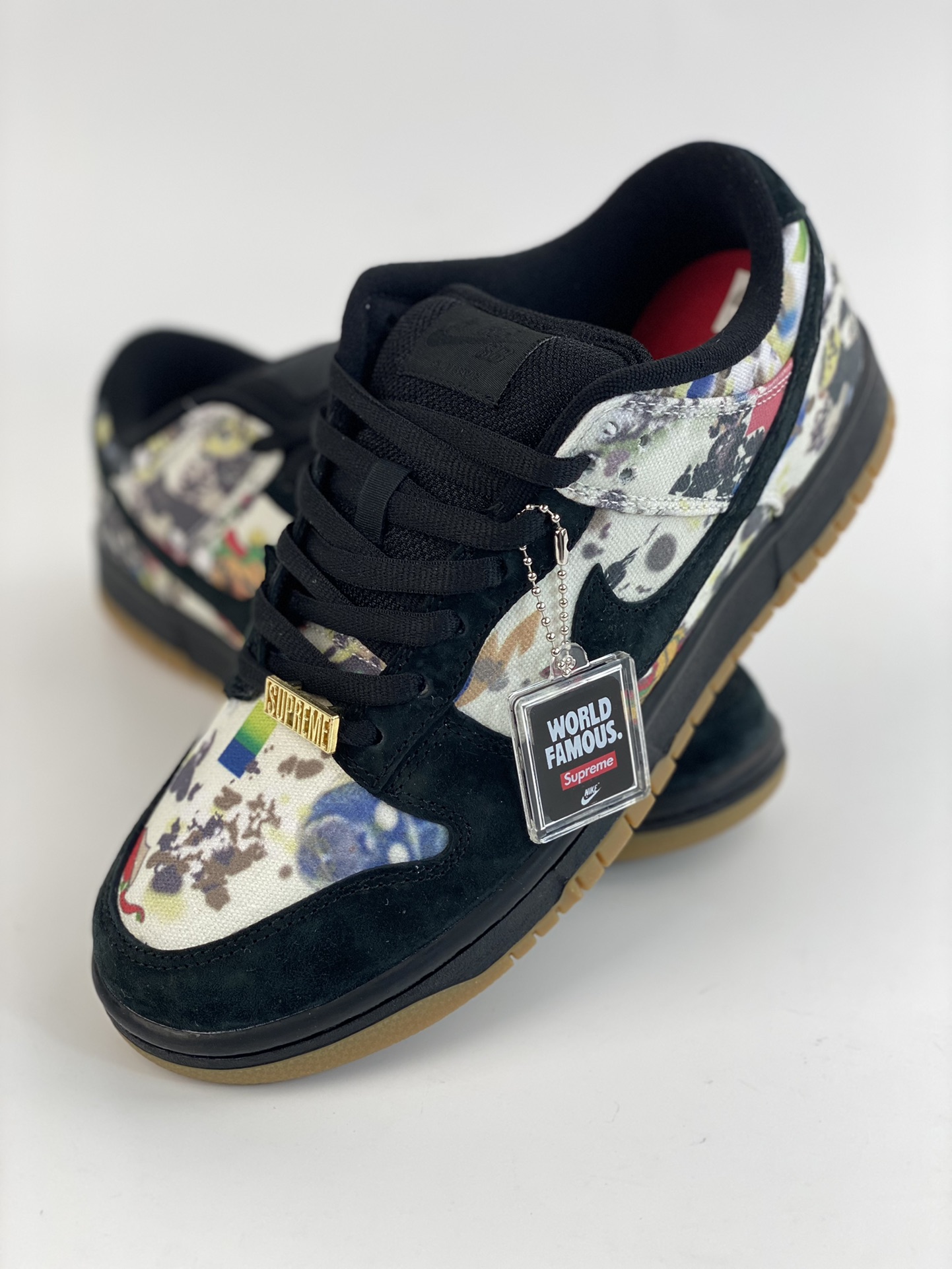 350 Supreme x Nike SB Dunk Low ”Rammellzee”联名黑彩 FD8778-001