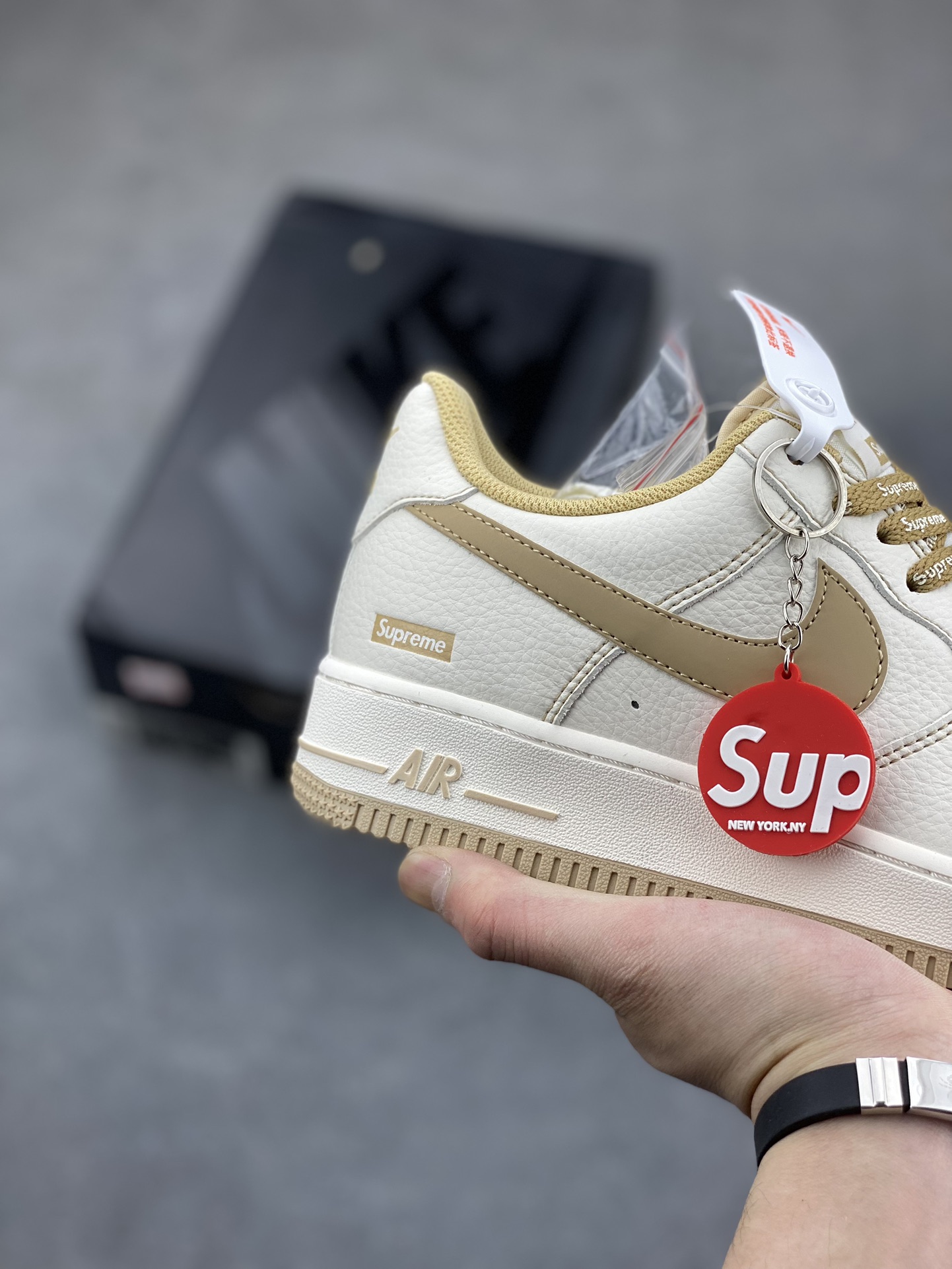 Nike Air Force 1 '07 Low Supreme 'Wheat' Casual Sneakers 6 i1682365544 551 4
