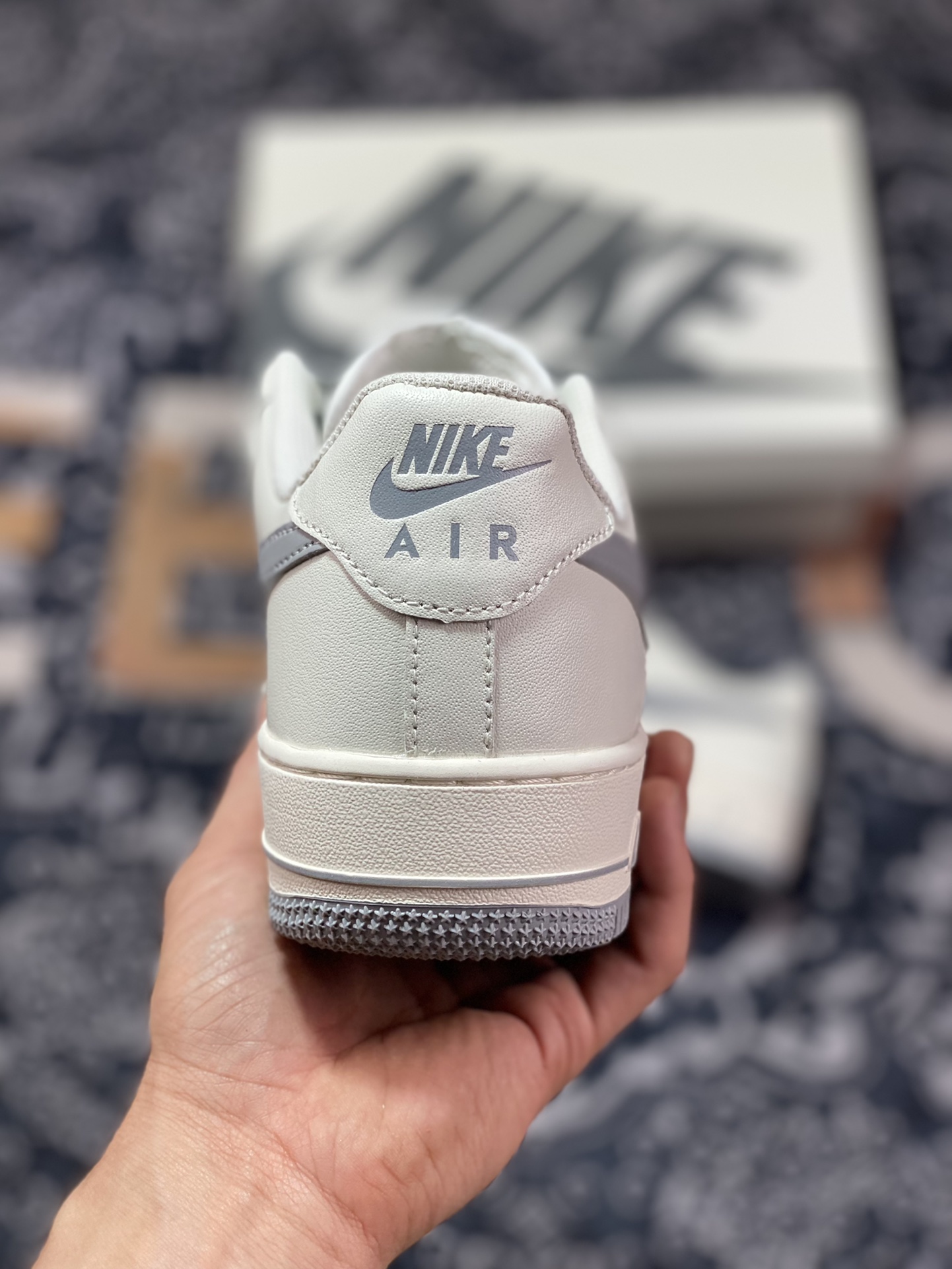 Nike Air Force 1 '07 Low QS ”White/Grey/Reflectiv Swoosh” Air Force One Sneakers ”Leather White Light Gray Angel Reflective Hook” LS0216-025