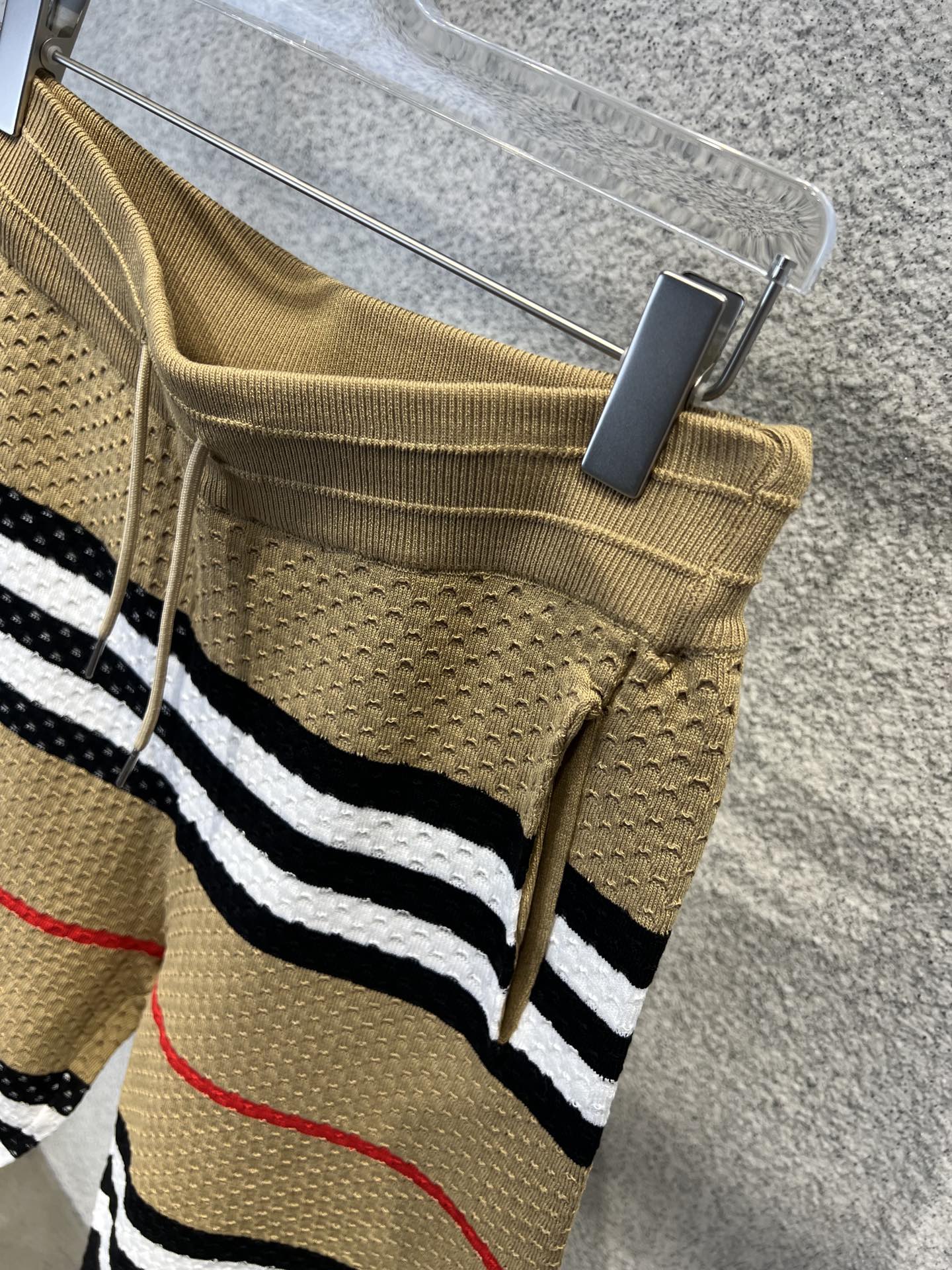 BBR夏季新款短裤采用优质定制面料材质超级柔软细腻！版型裁剪设计超级好看！码数MXXL